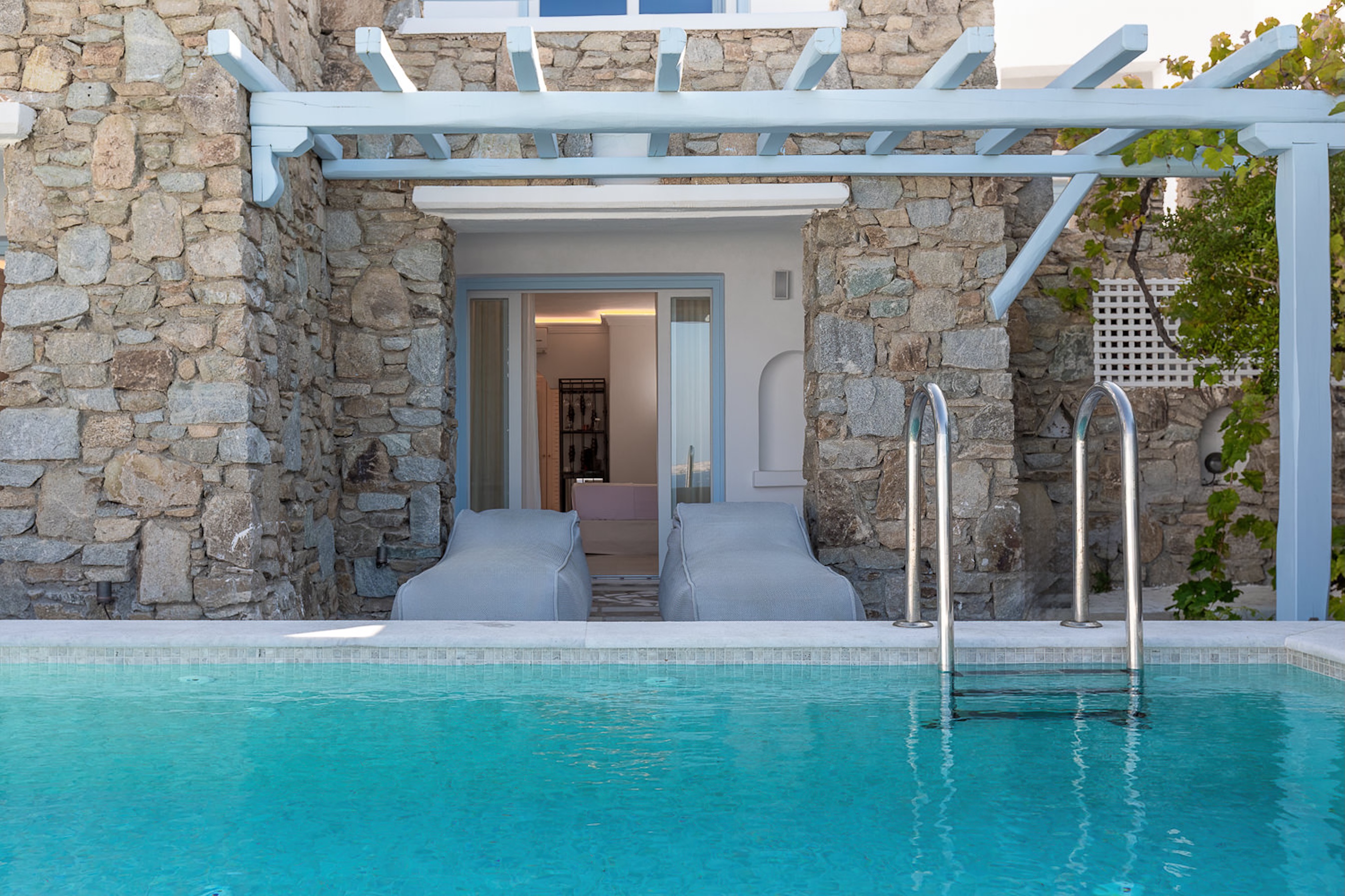 Suite Two Bedrooms with Private Pool