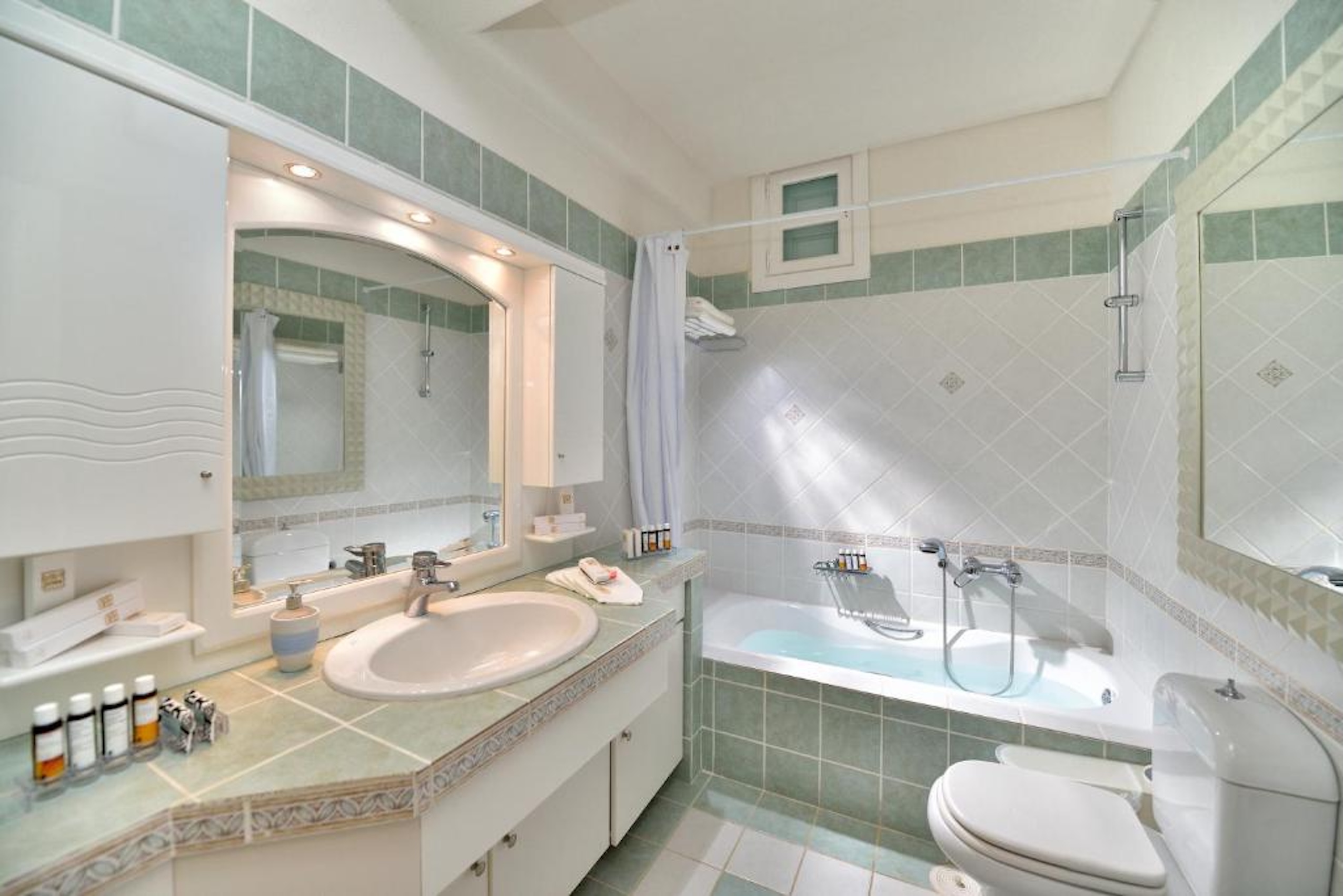 Villa Five Bedrooms with Private Pool