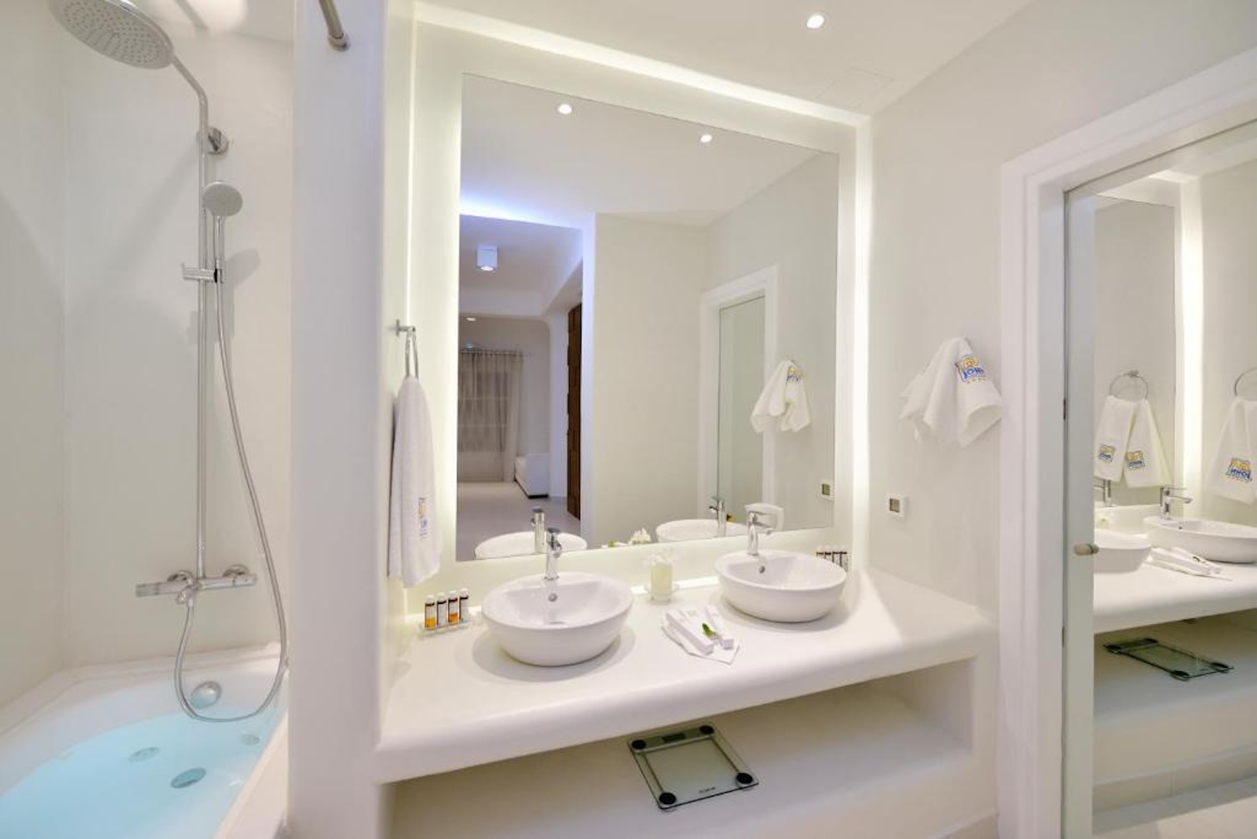 Villa Five Bedrooms with Private Pool