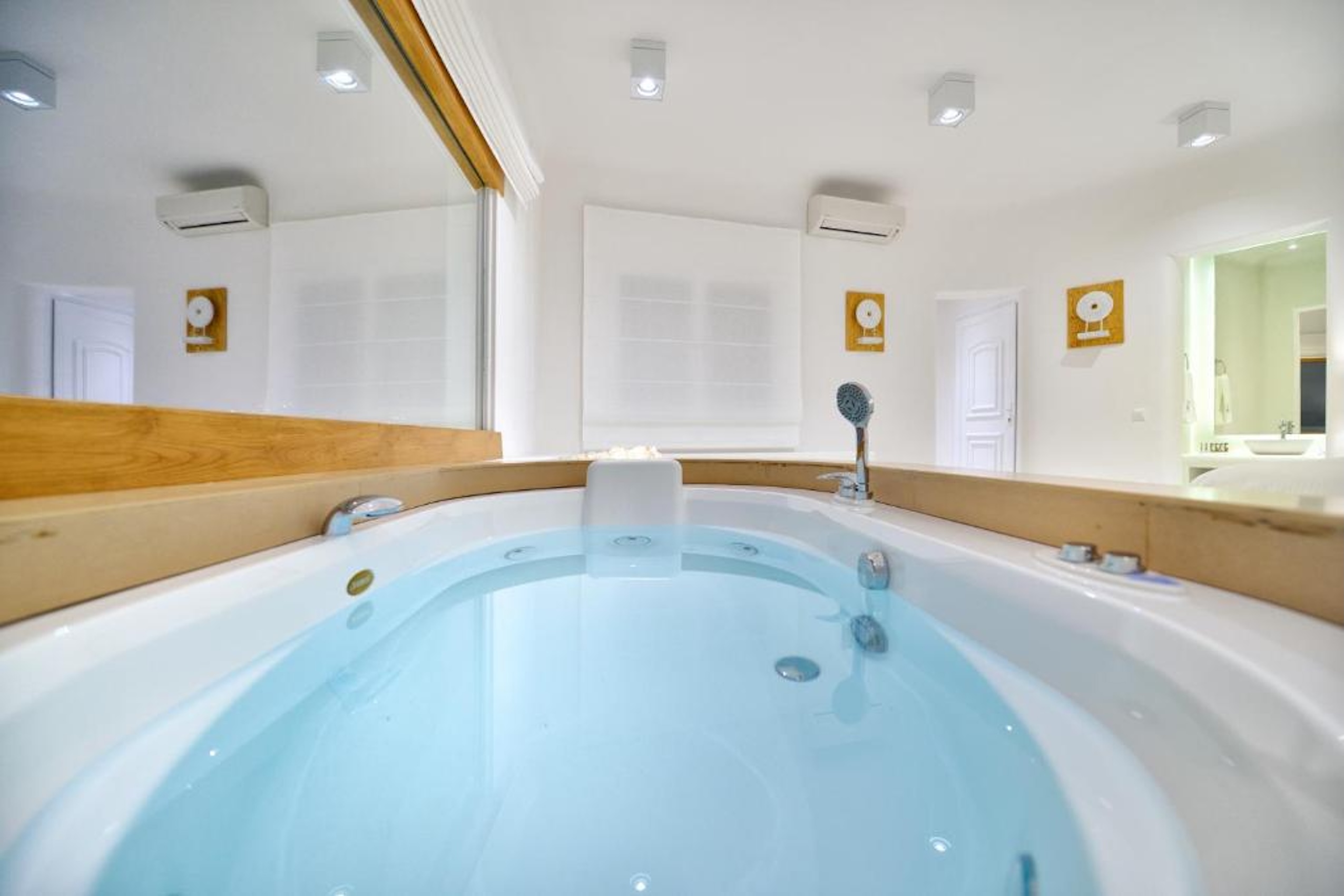 Villa Five Bedrooms with Private Pool