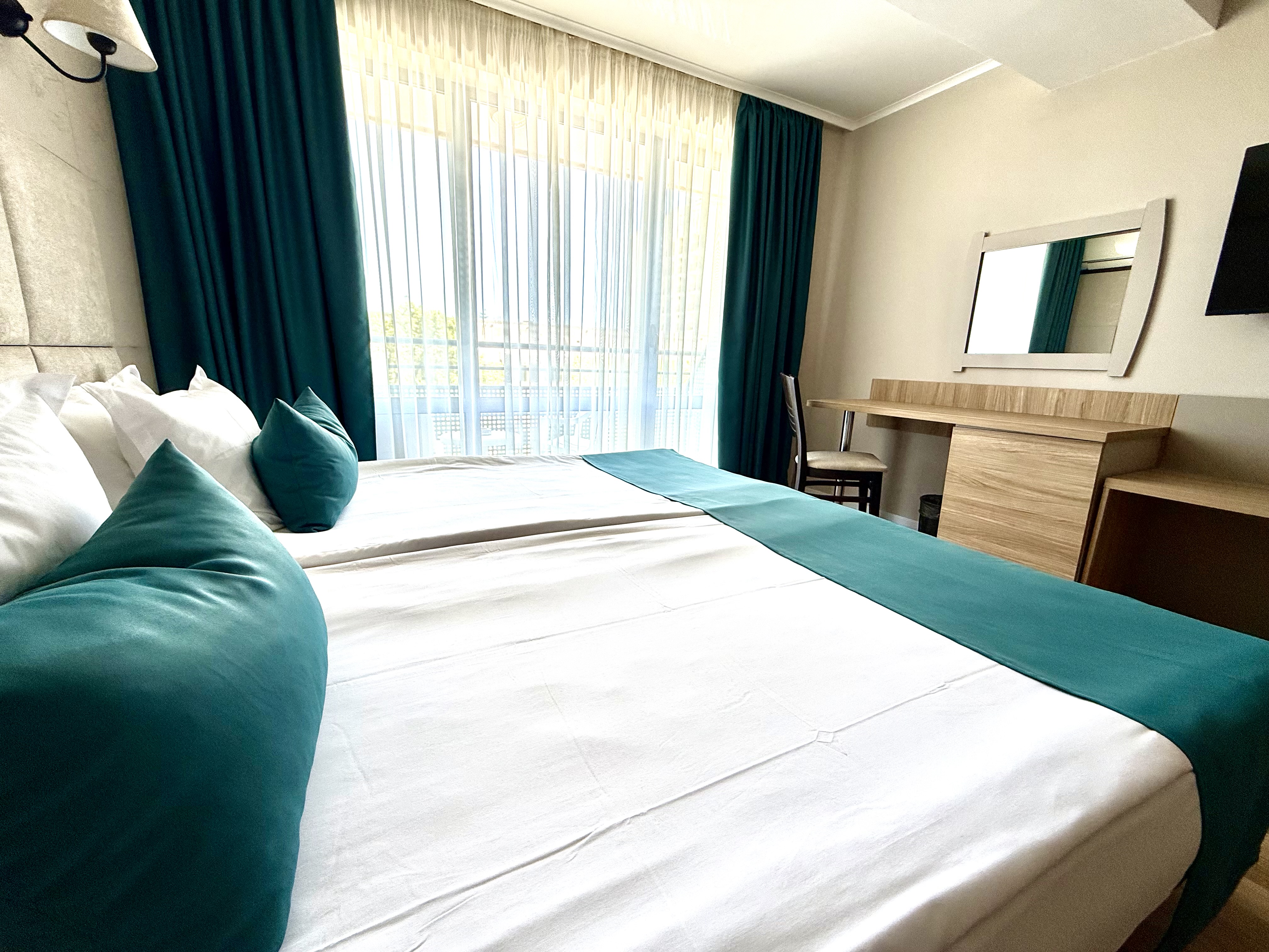 Double or Twin One Bed