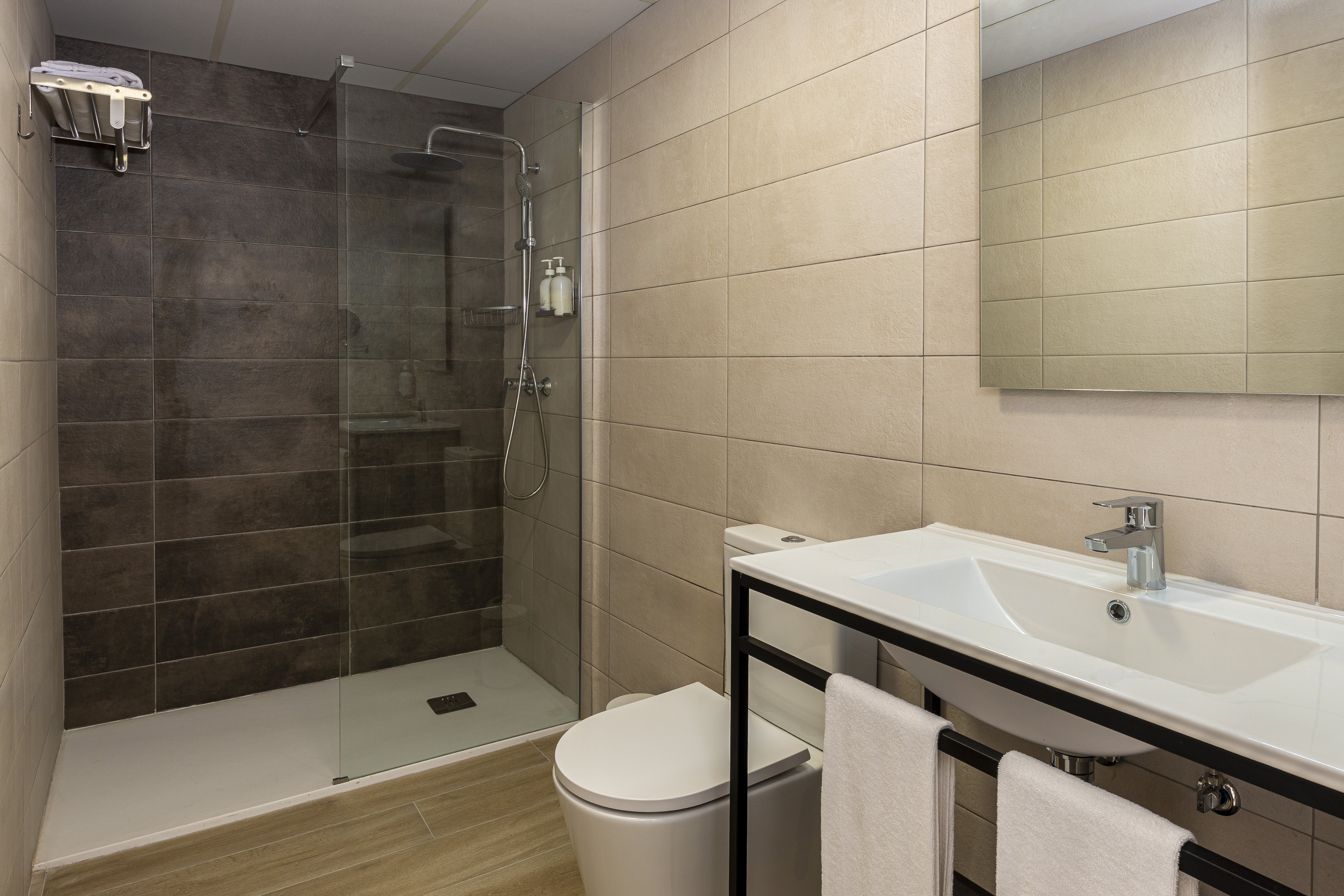 Apartment Capacity 4