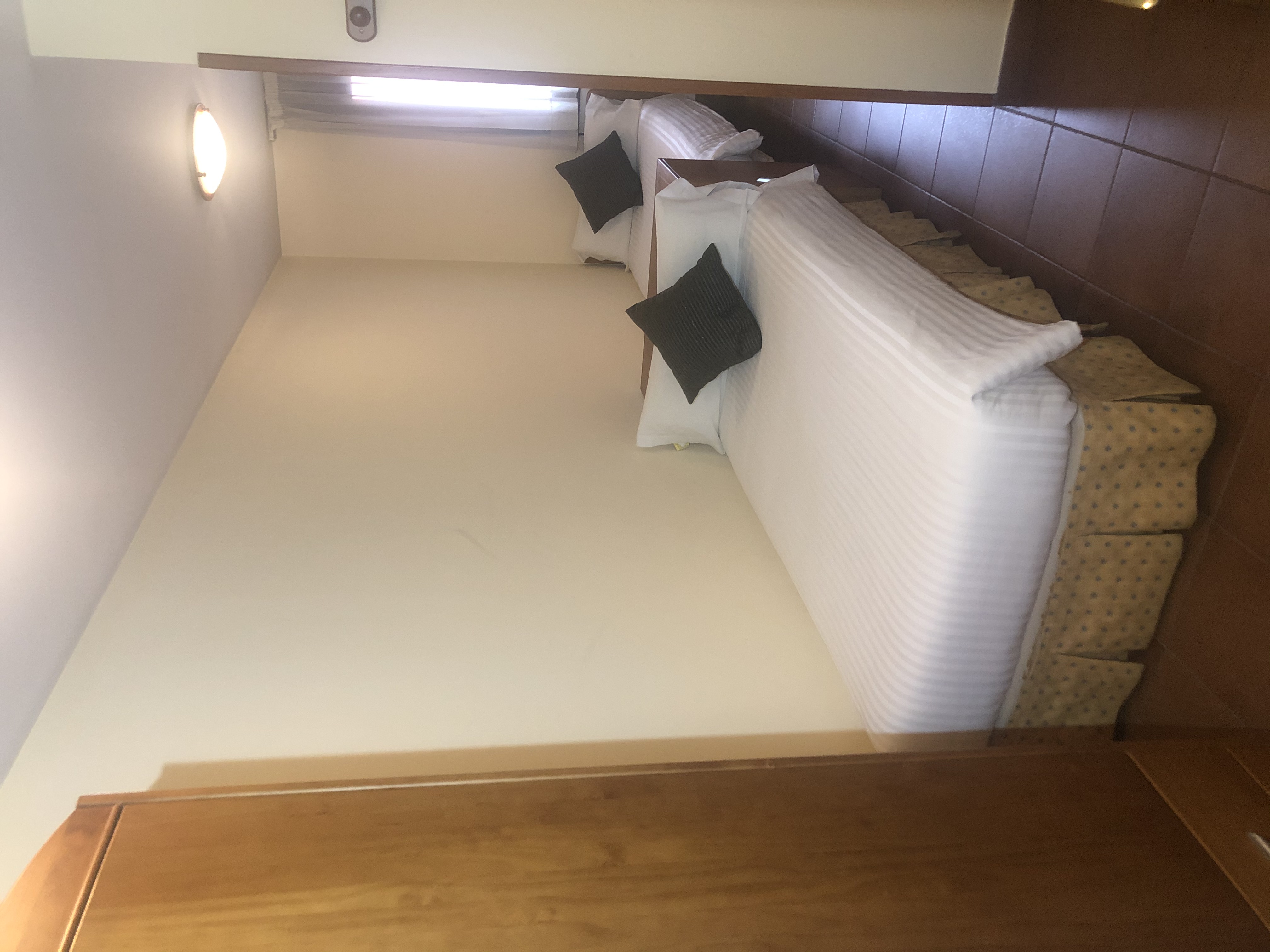 Apartment Capacity 6 Three Bedroom