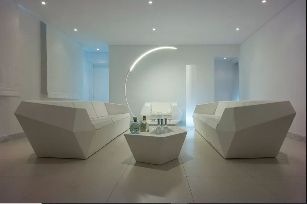 Villa Three Bedrooms Three Bathrooms