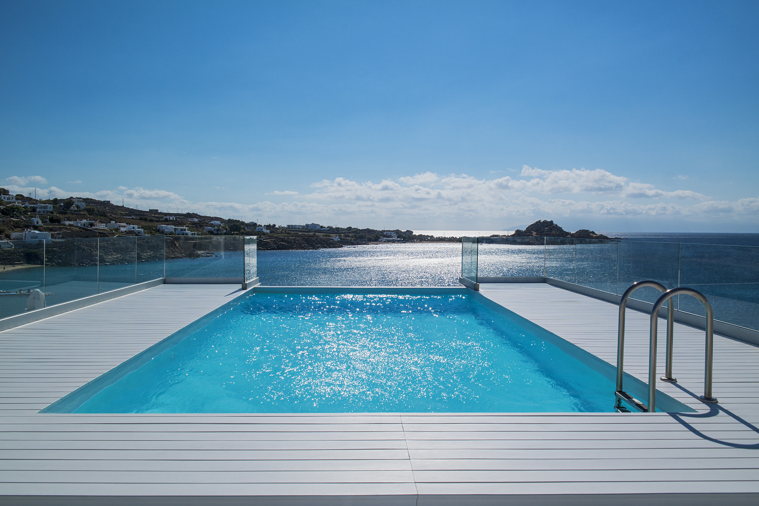 Villa Three Bedrooms Three Bathrooms