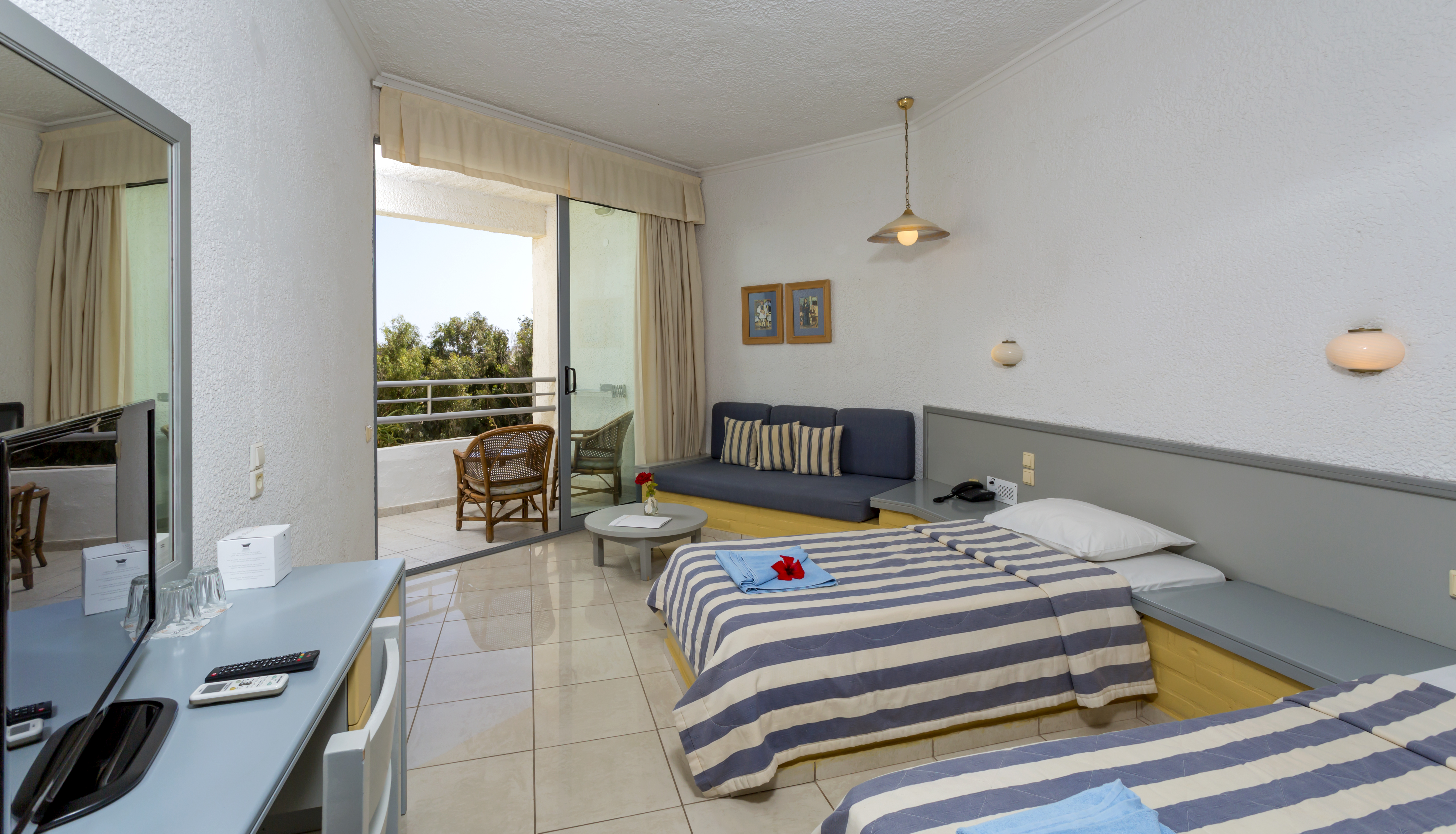 Double or Twin Side Sea View