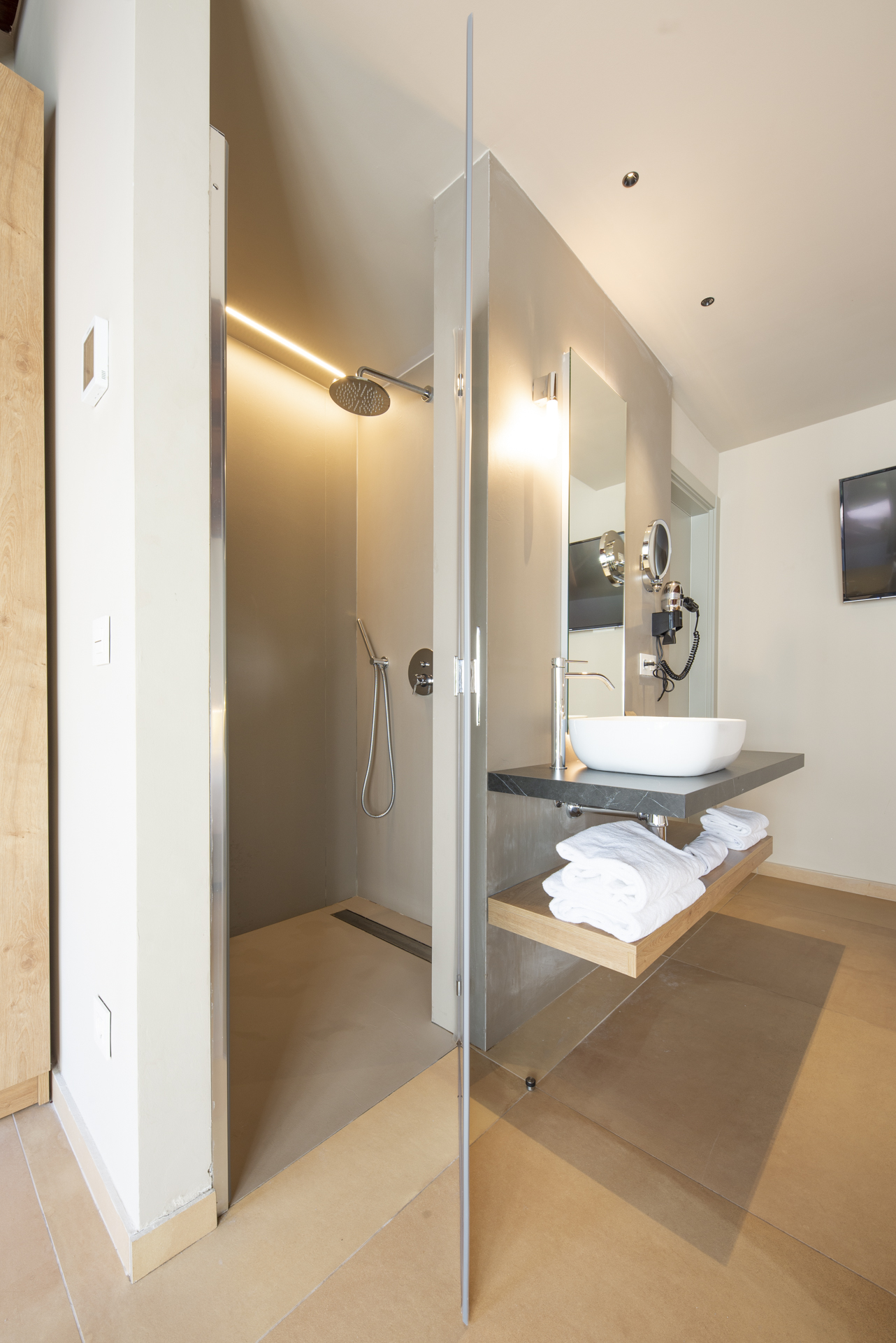 Double or Twin Standard