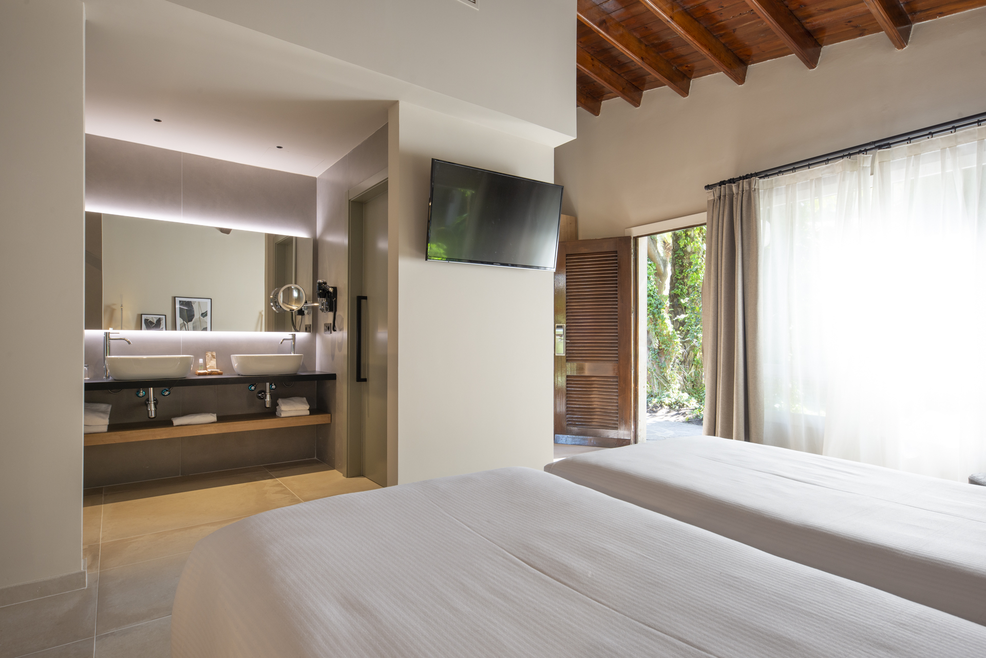 Double or Twin Standard