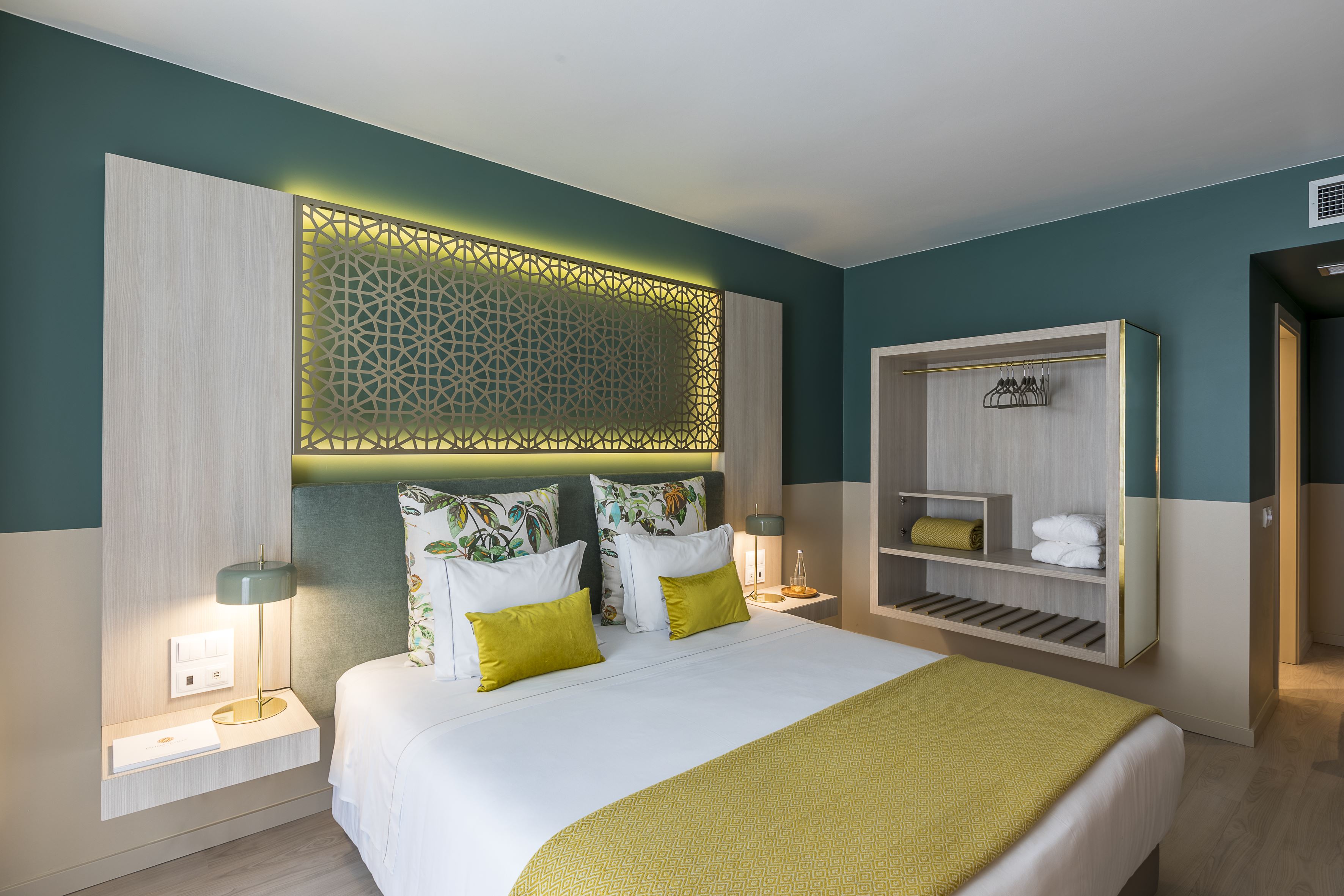 Double Deluxe with Views