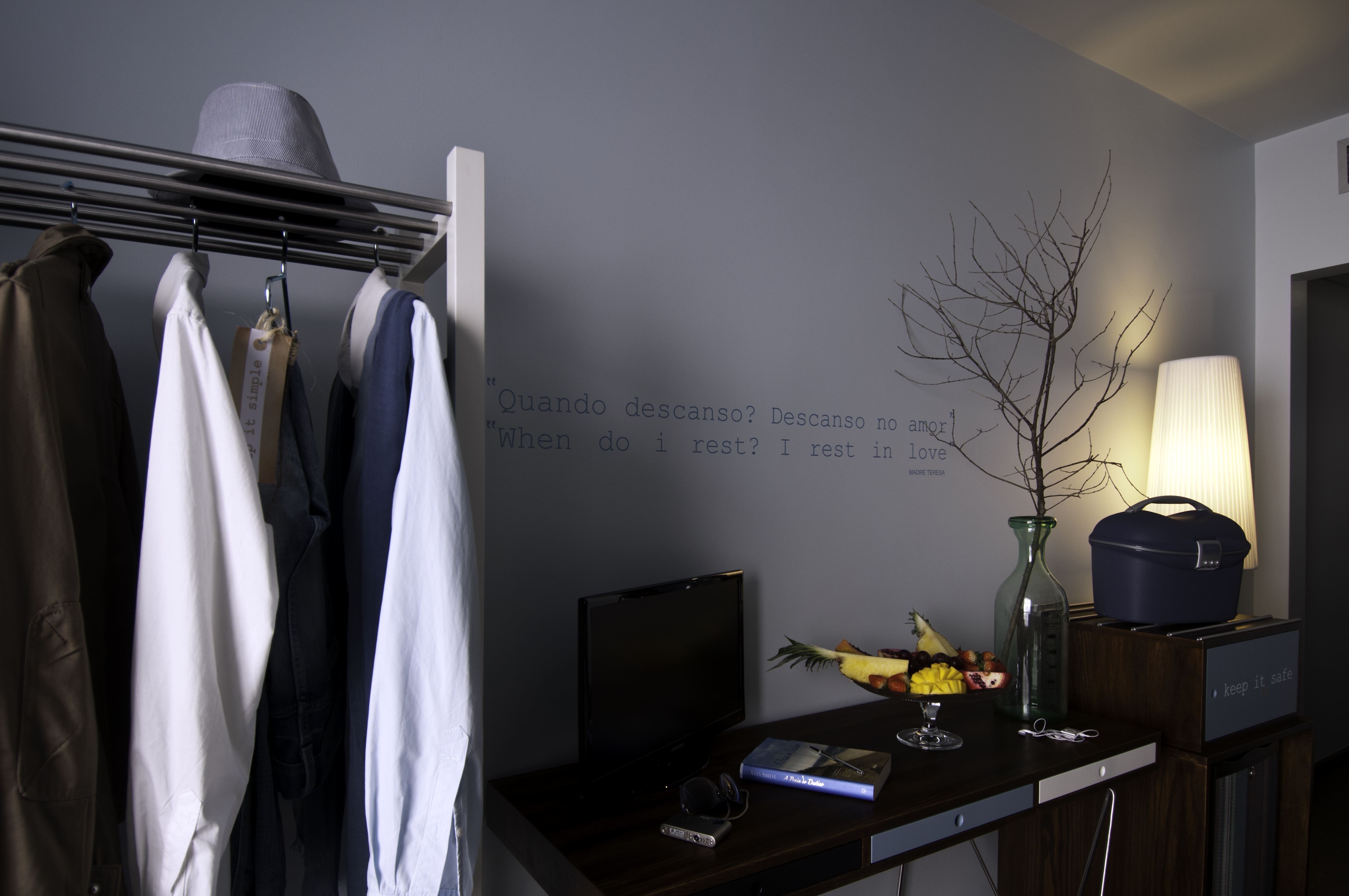 Room Connecting Room