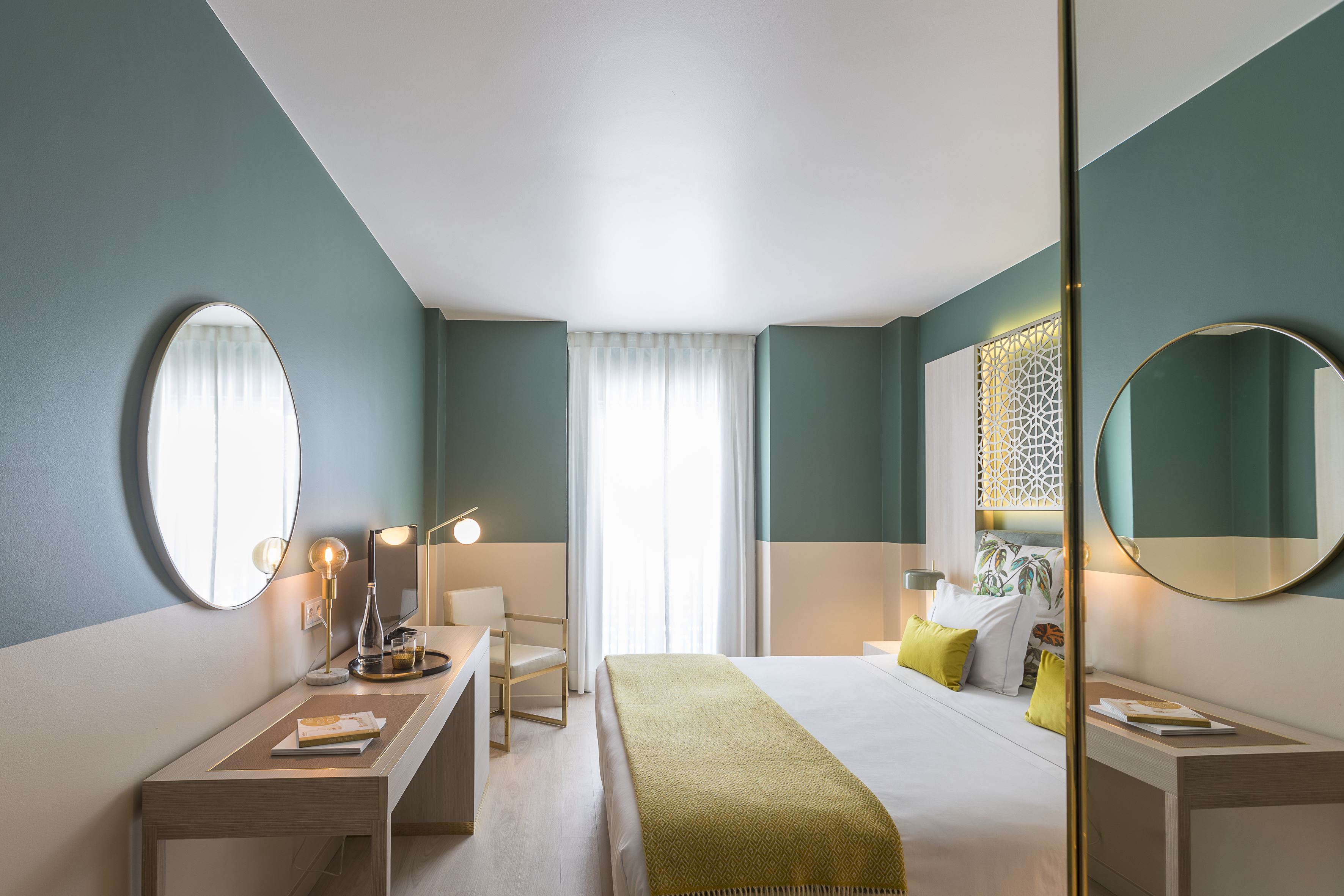 Room Connecting Room