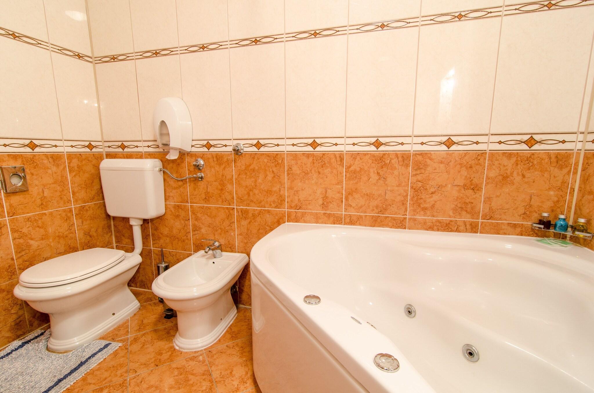 Apartment with Kitchenette