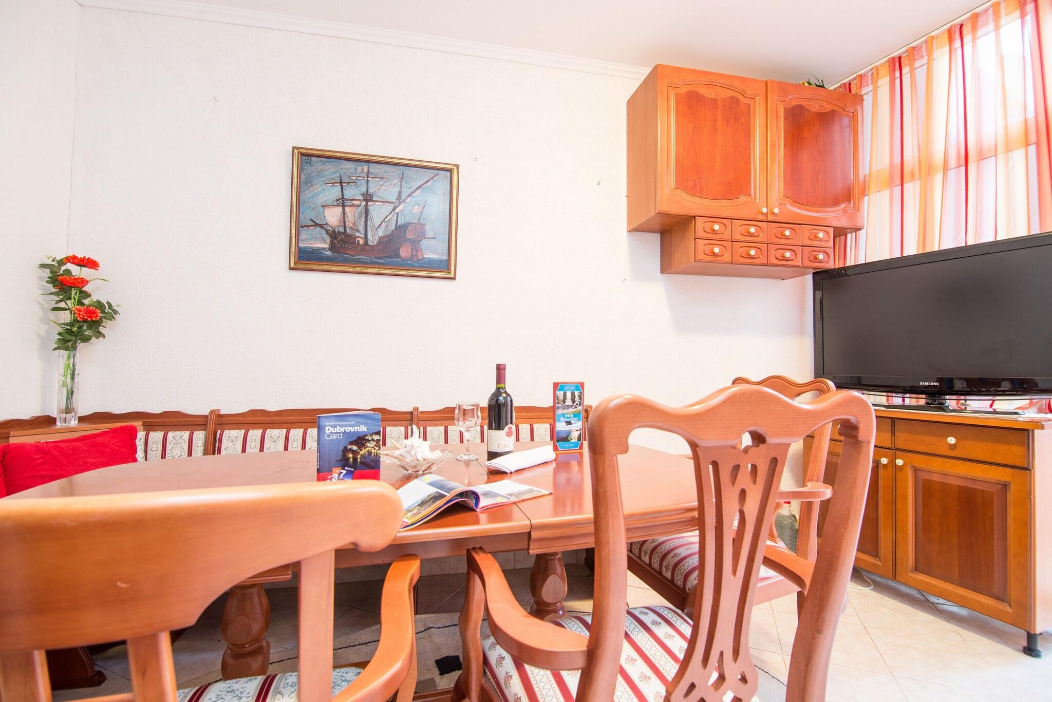 Apartment with Kitchenette