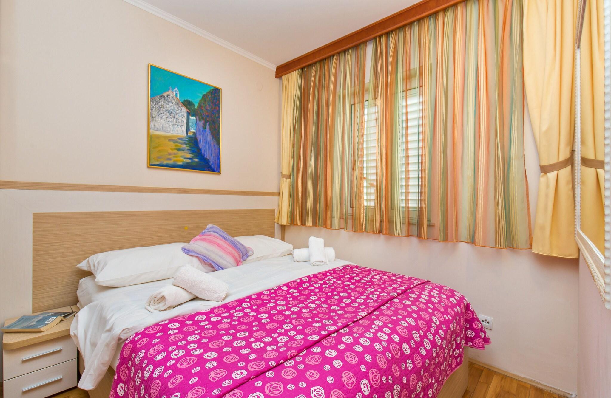 Apartment with Kitchenette