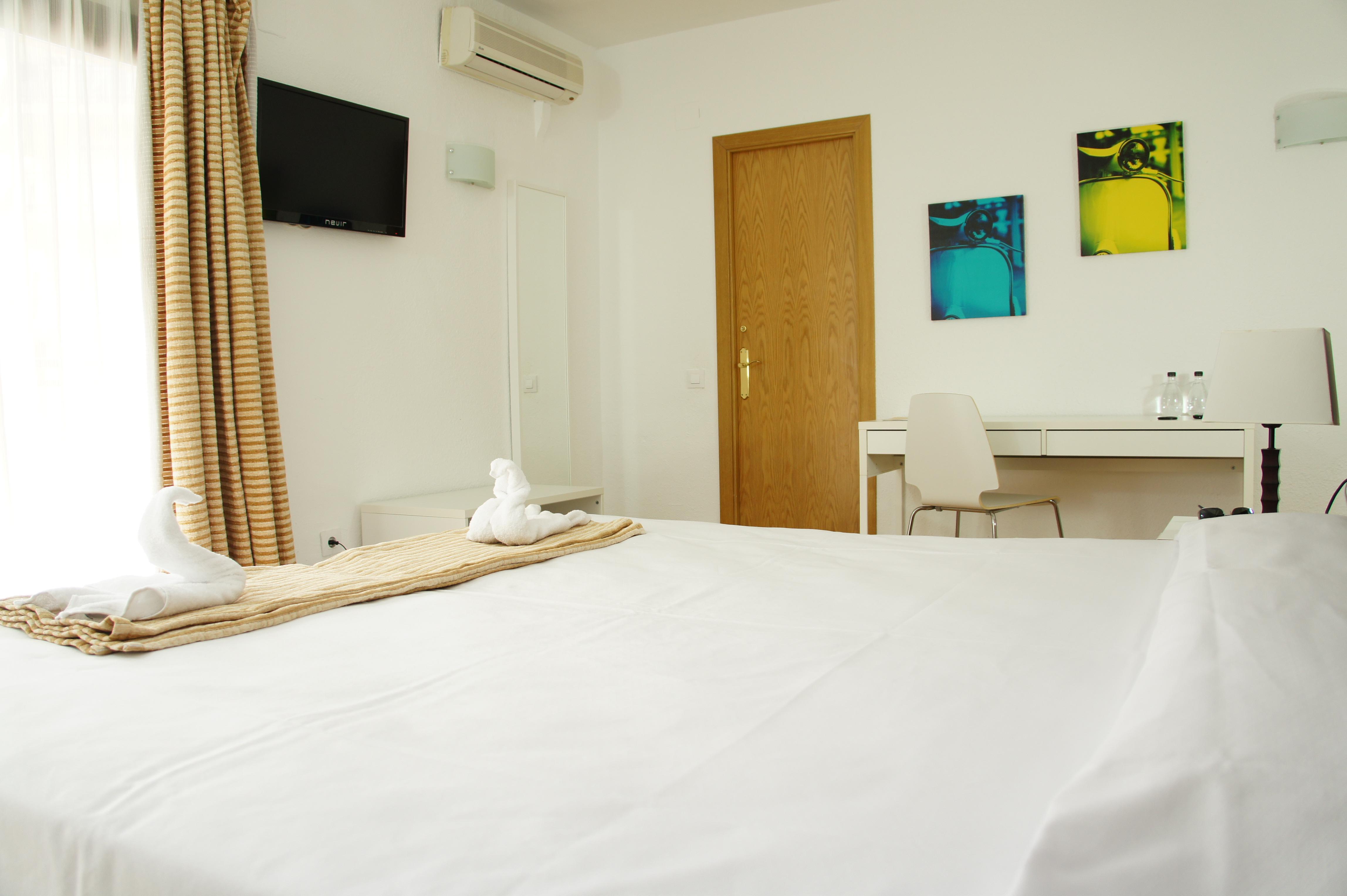 Double or Twin Side Sea View with Balcony