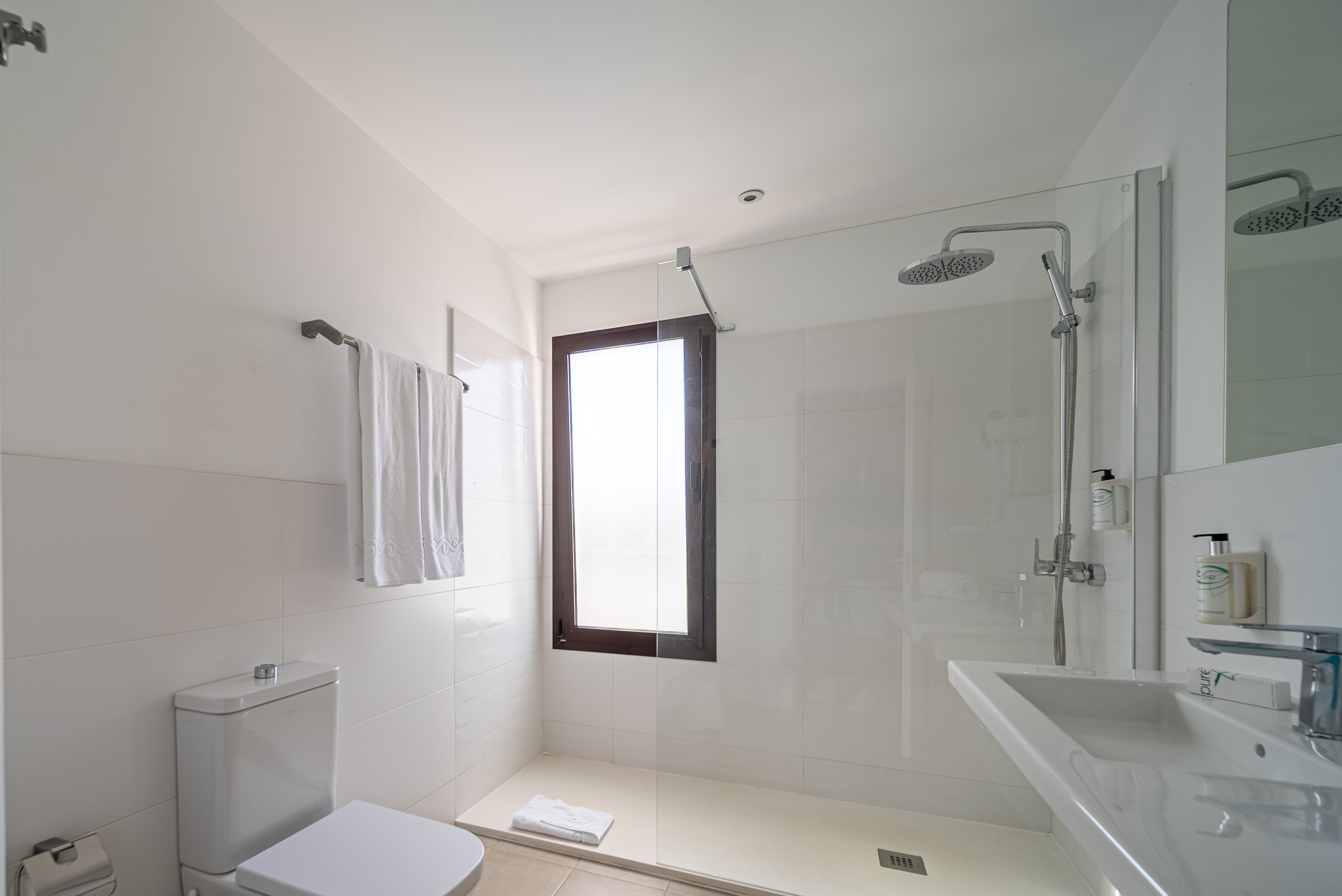 Double Capacity 4 Two Bedrooms