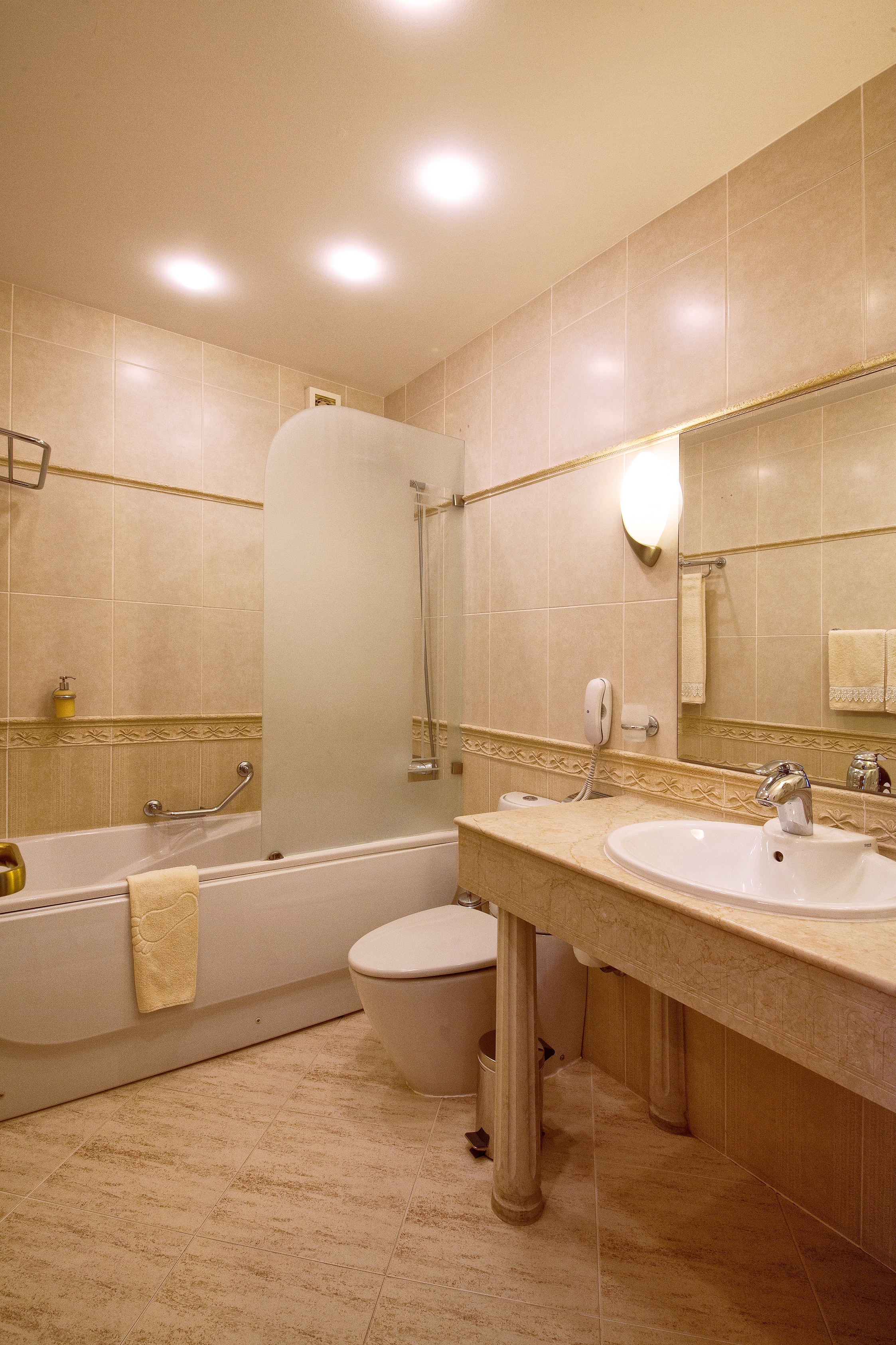 Double Deluxe One Bed