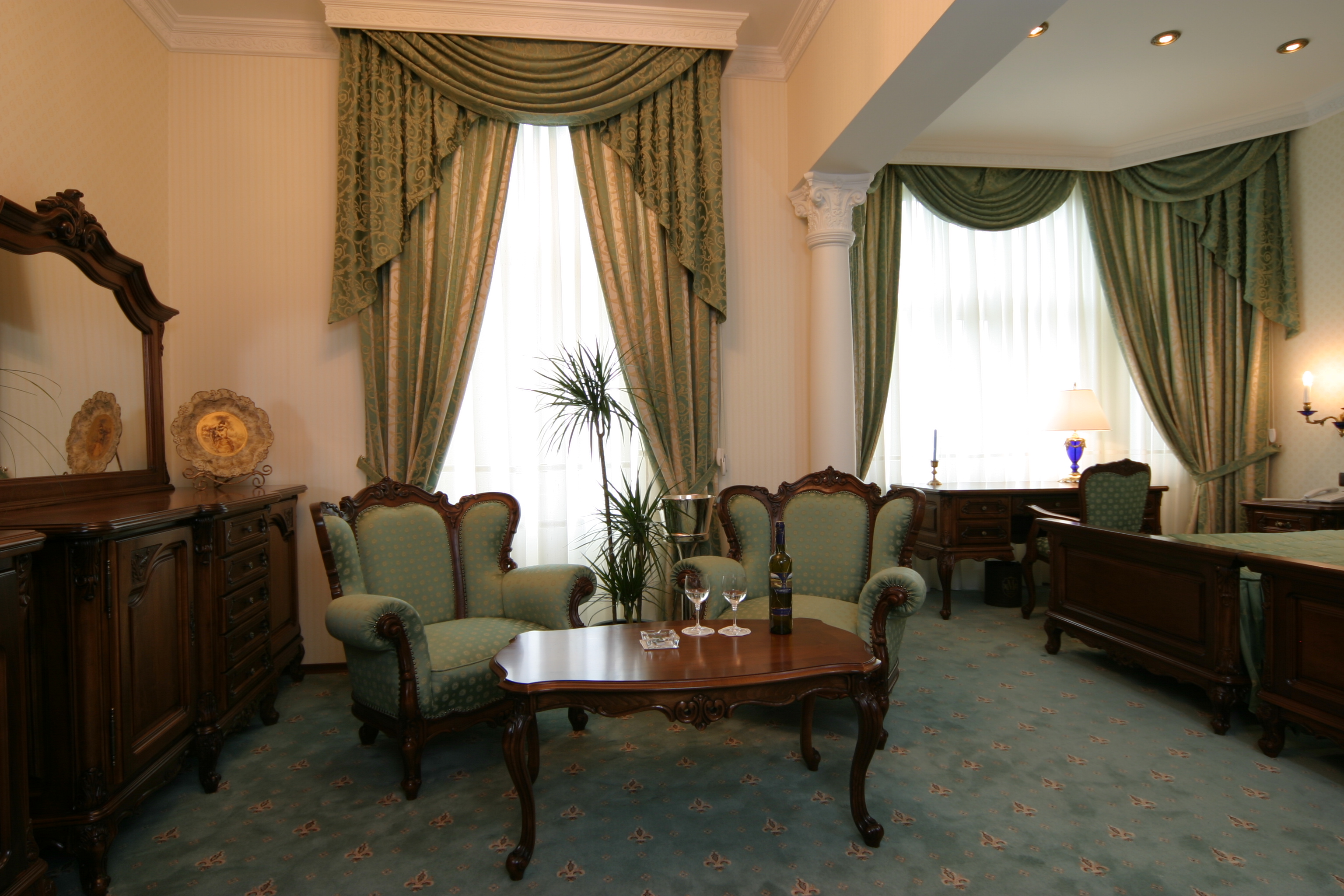 Twin Deluxe Two Beds