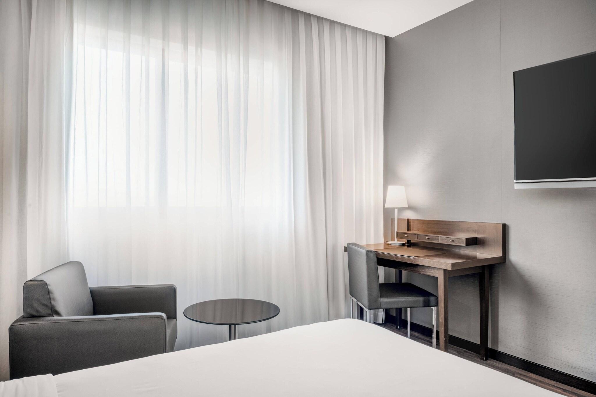 Double Queen Size Bed