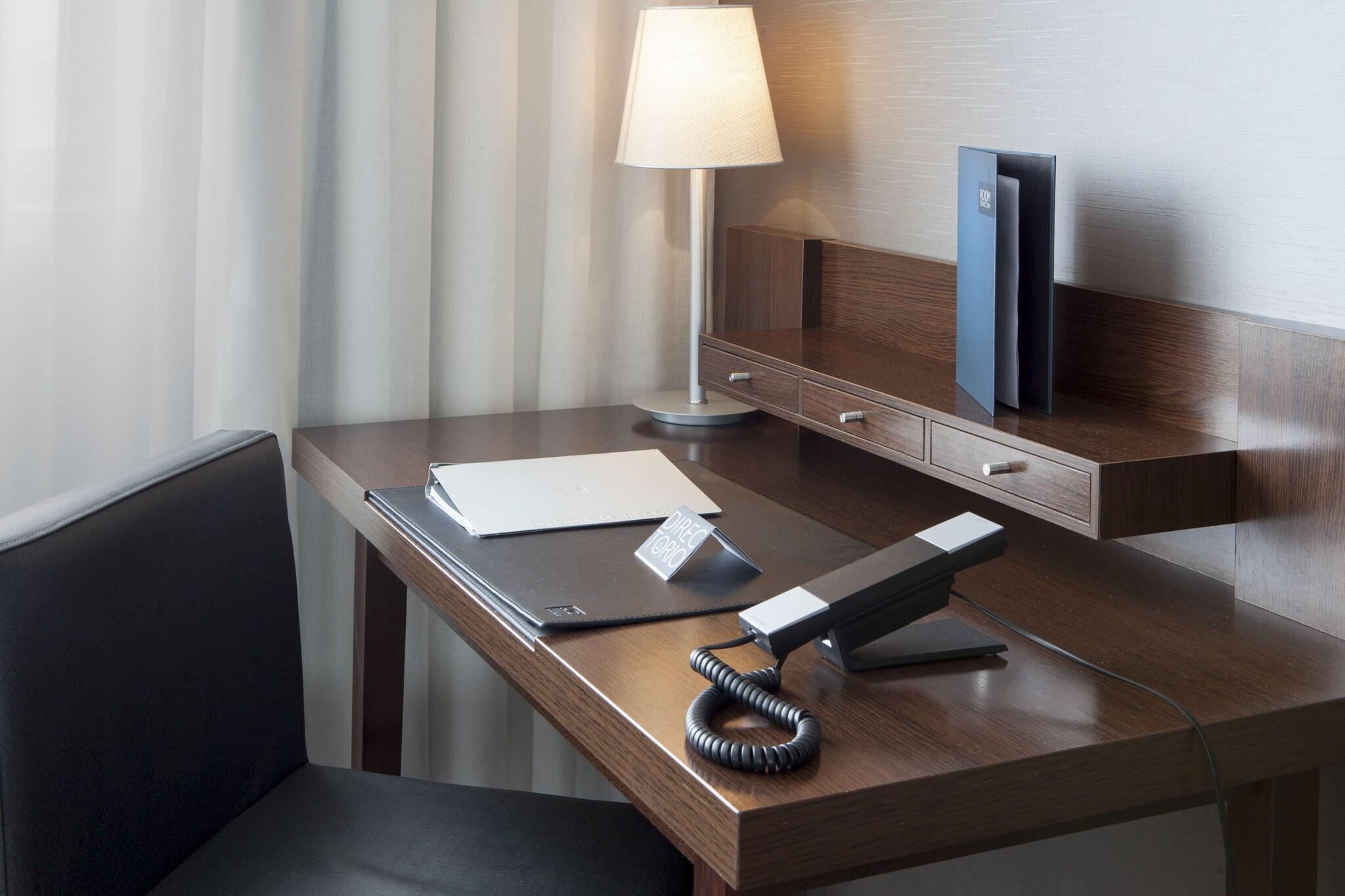 Double Queen Size Bed