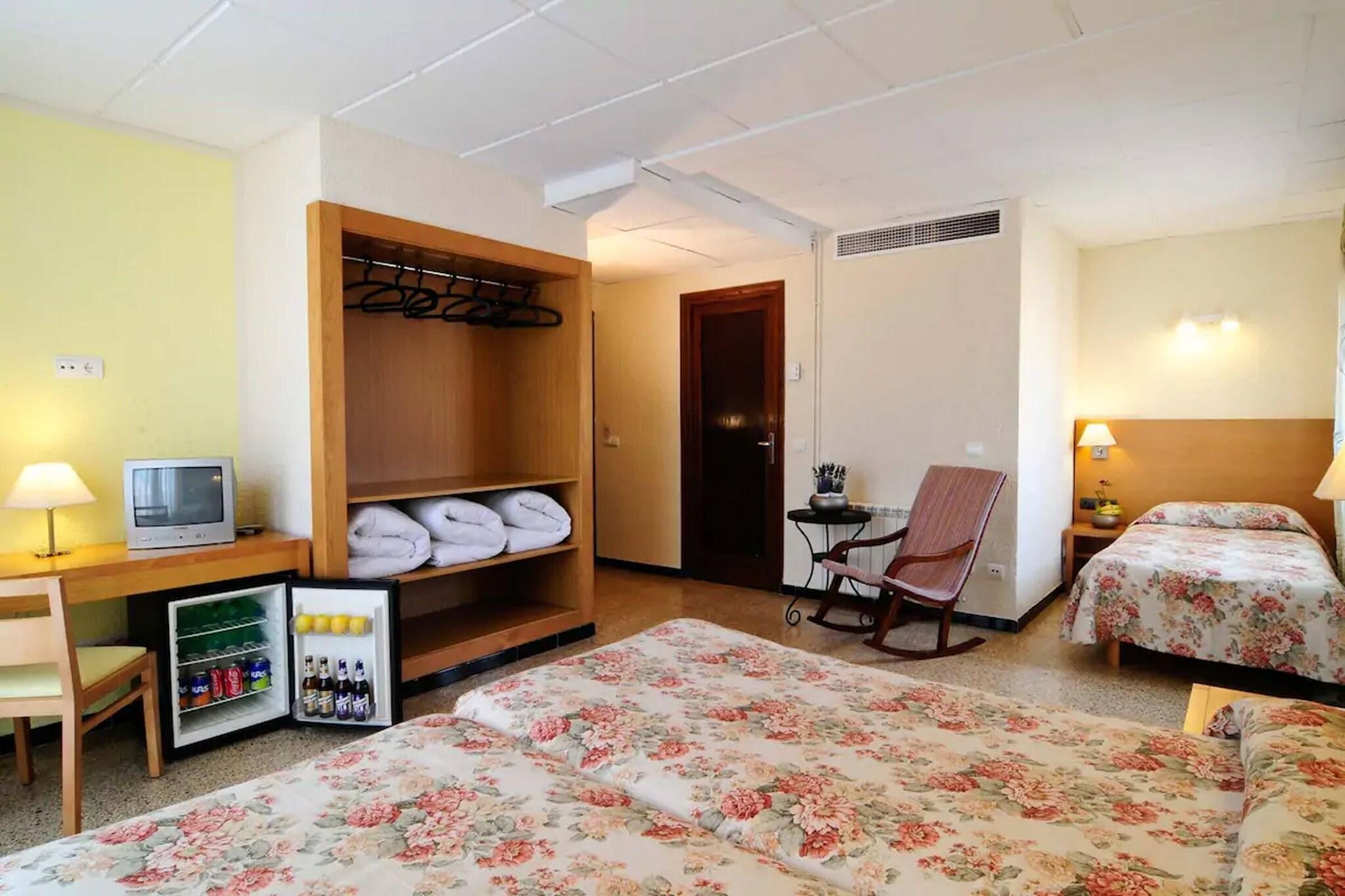 Family Room King Size Bed