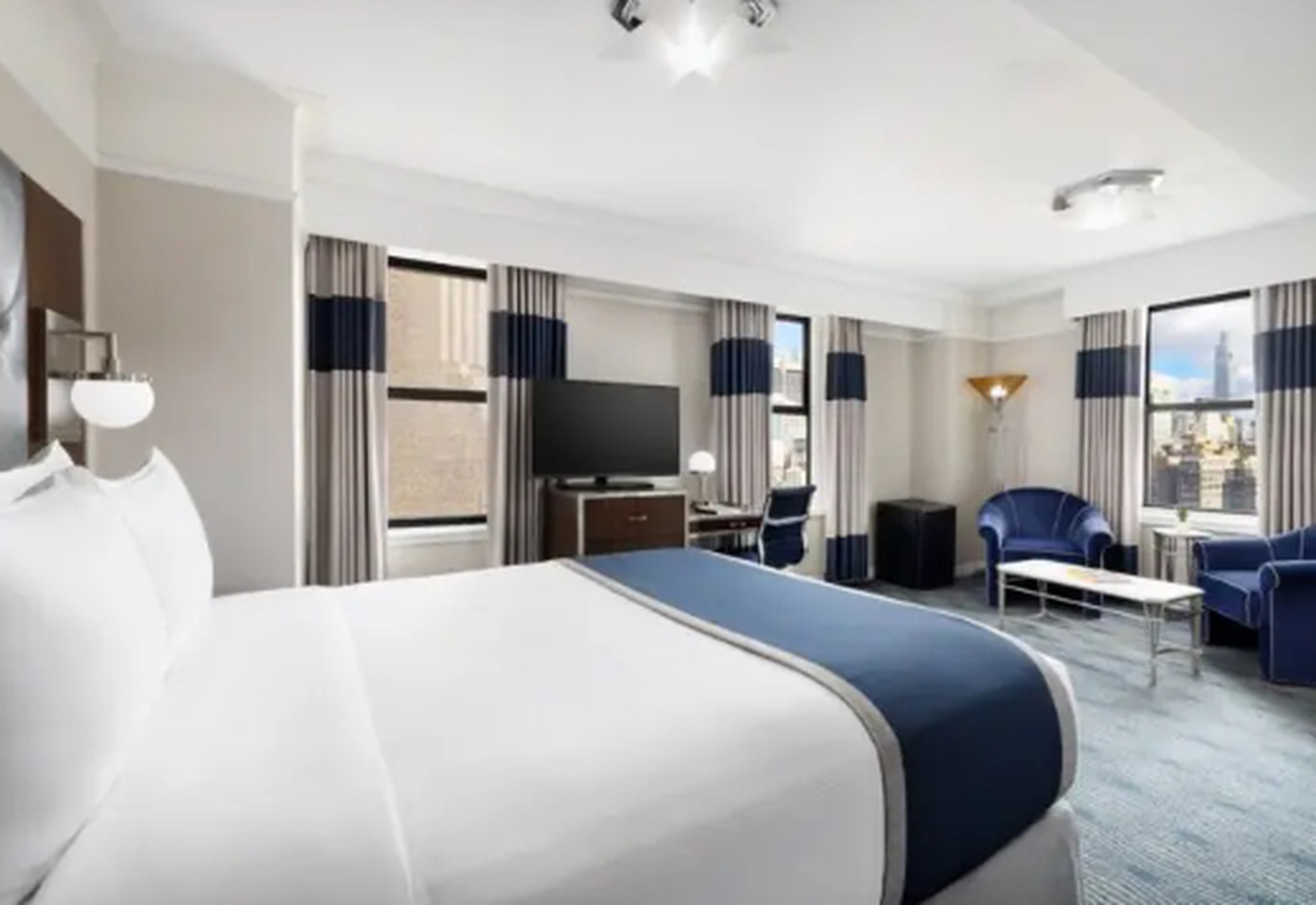 Double Executive Queen Bed