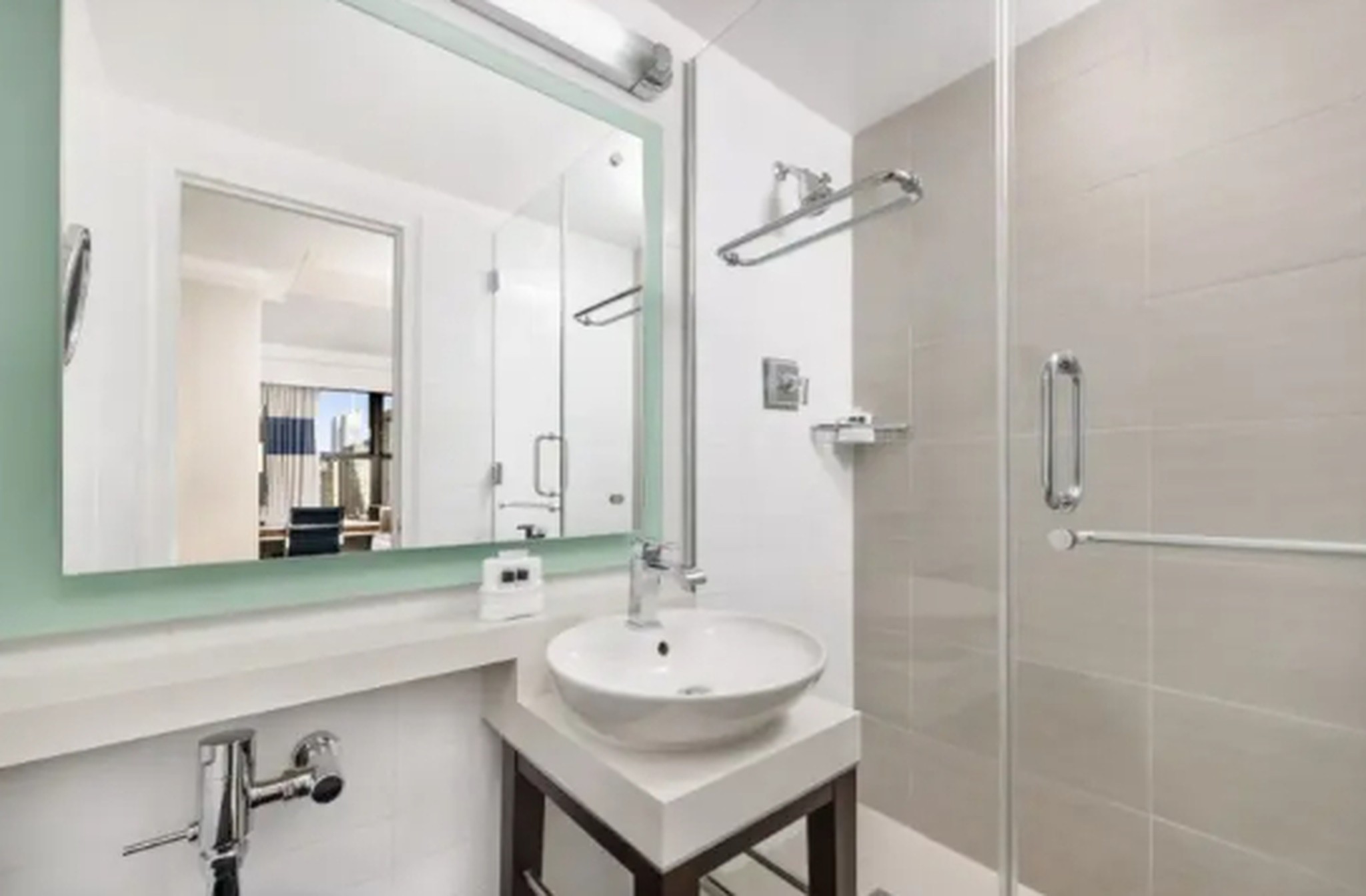 Room Executive