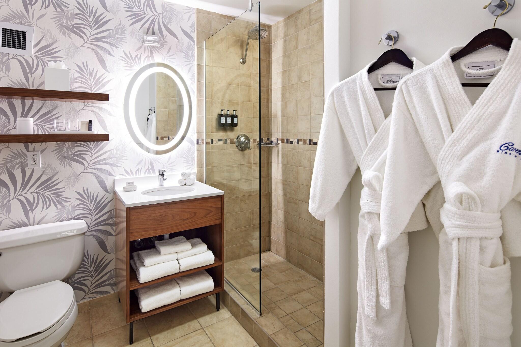 Double Deluxe Two Queen Beds