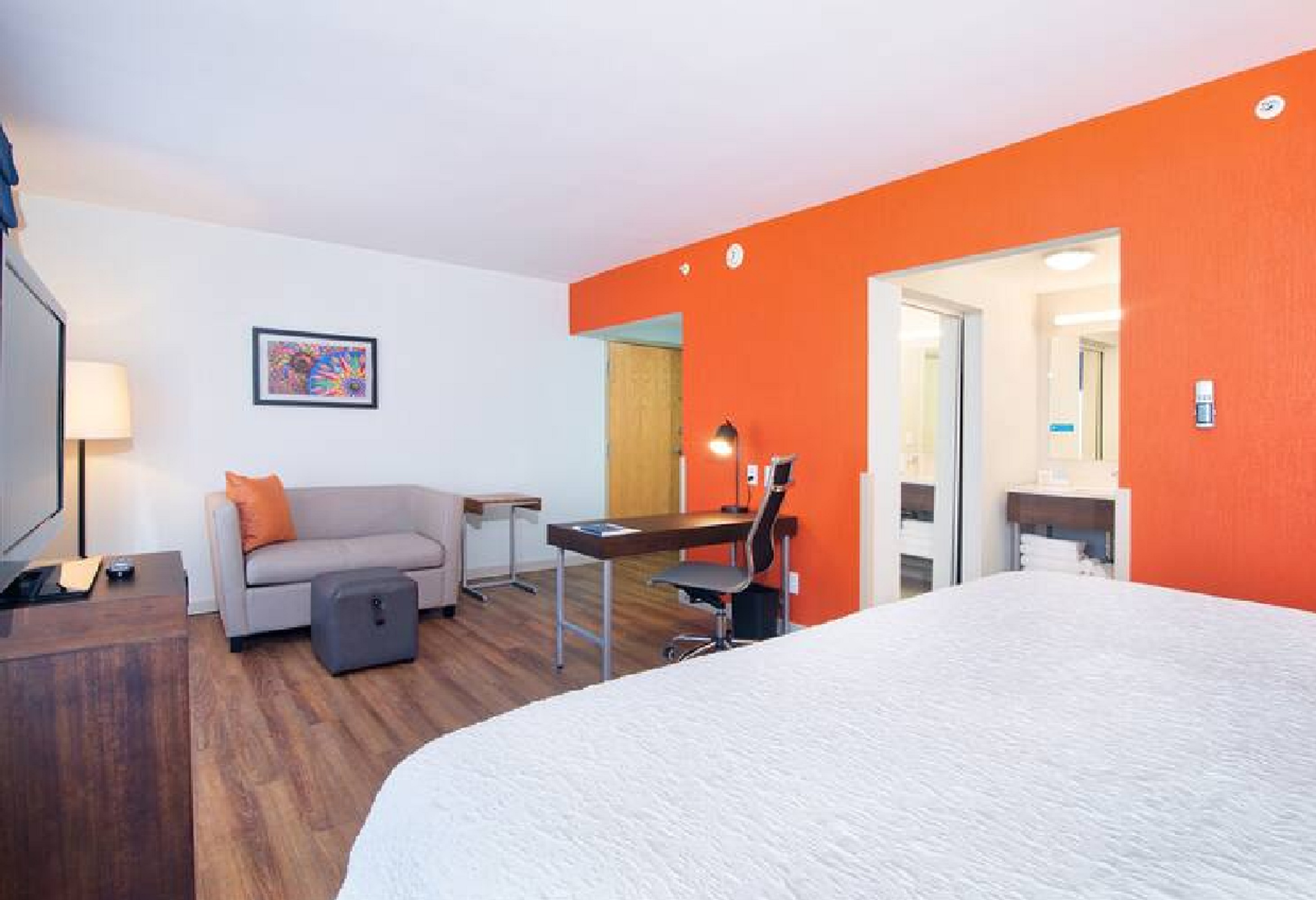 Studio King Size Bed