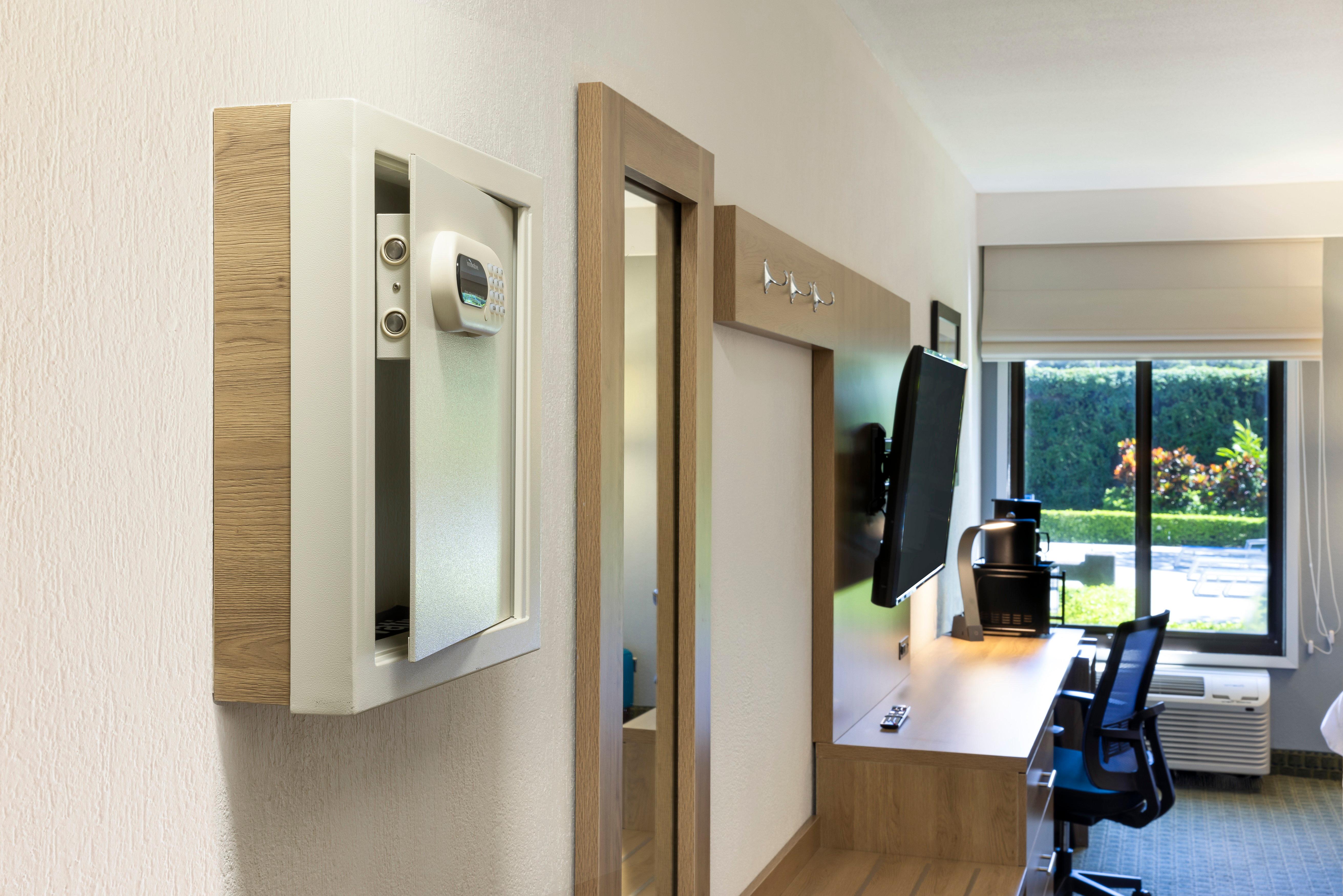 Double Two Queen Beds Pool View