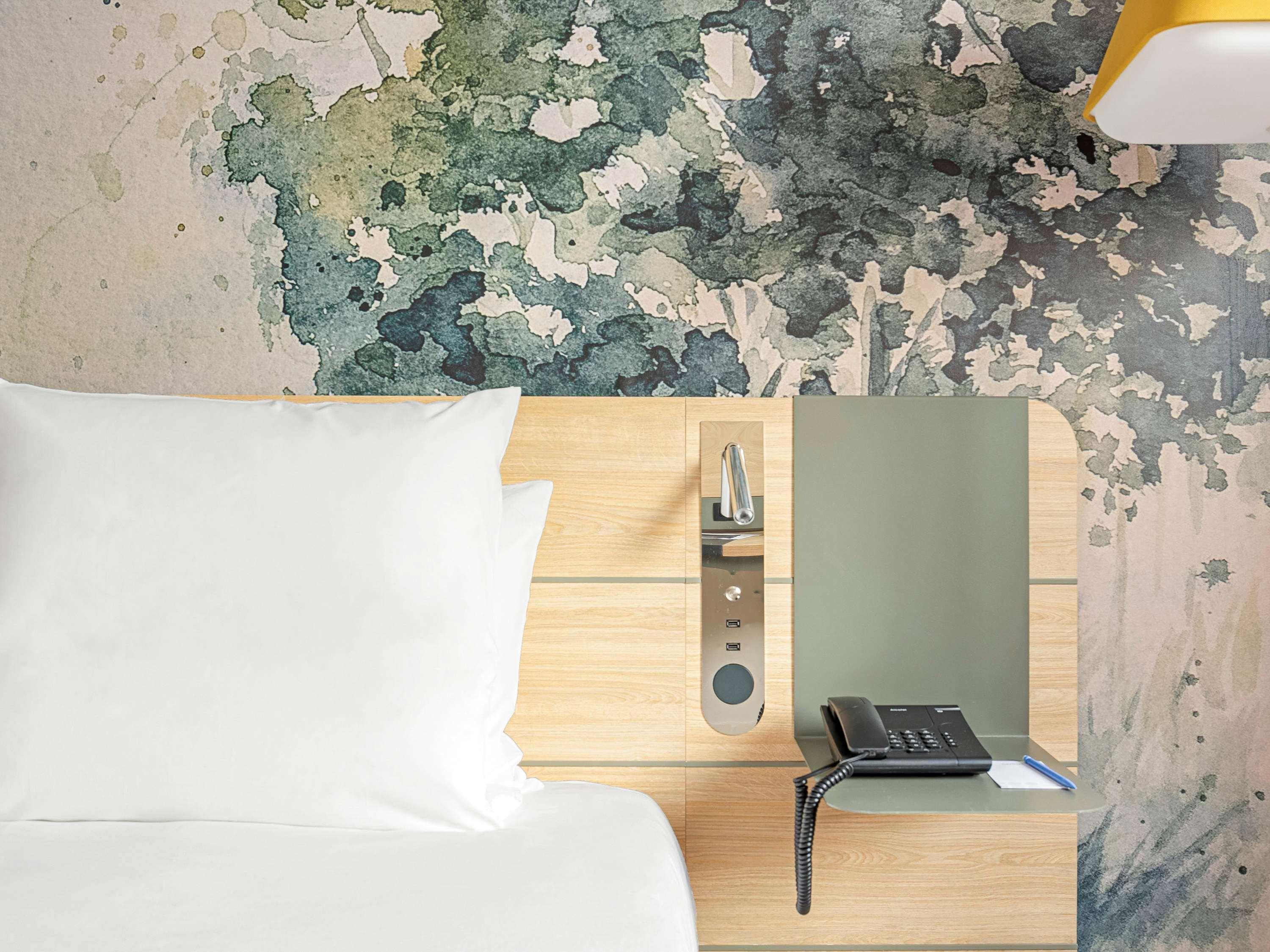 Double Premium Queen Bed