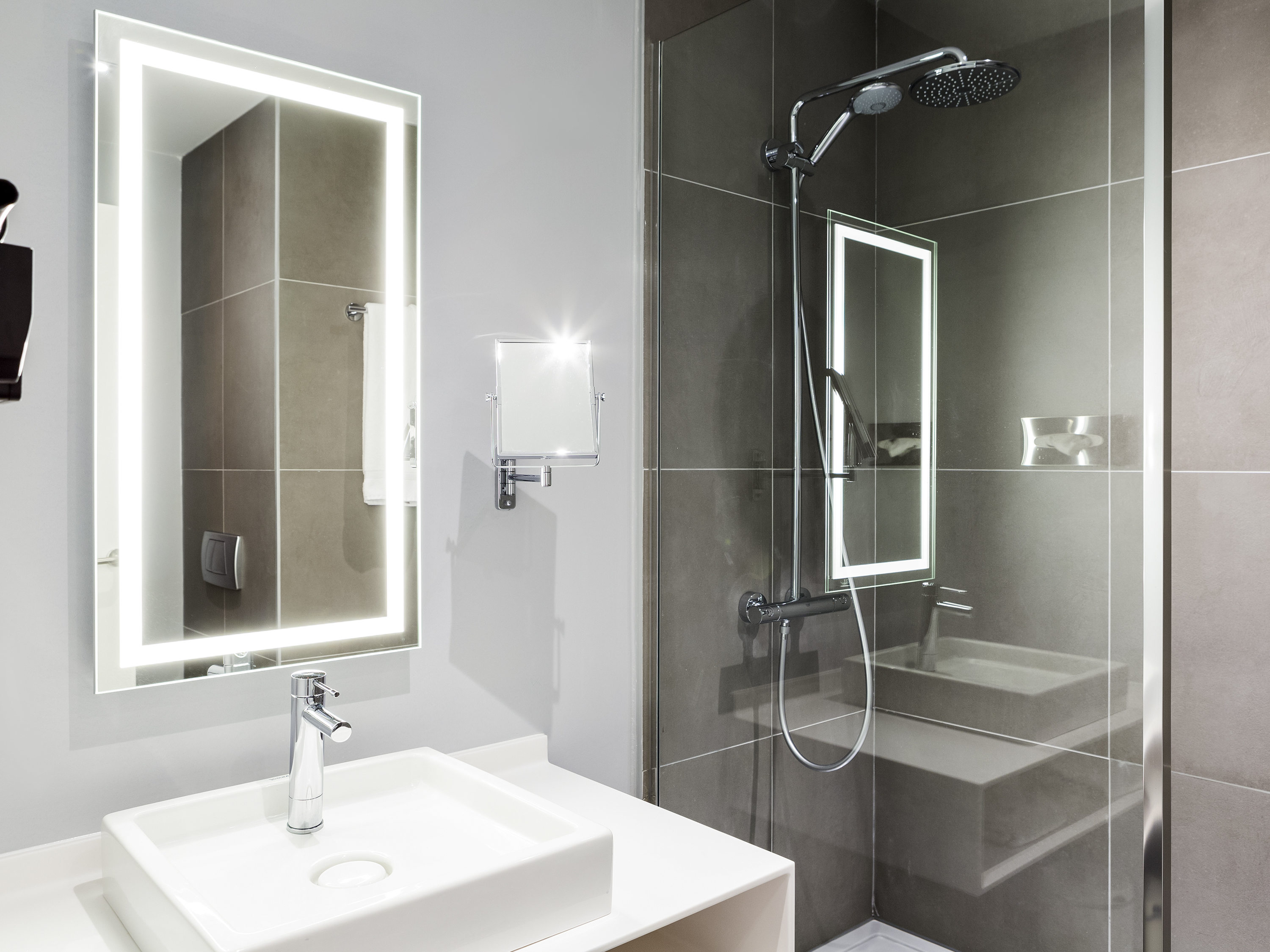 Twin Superior King Bed