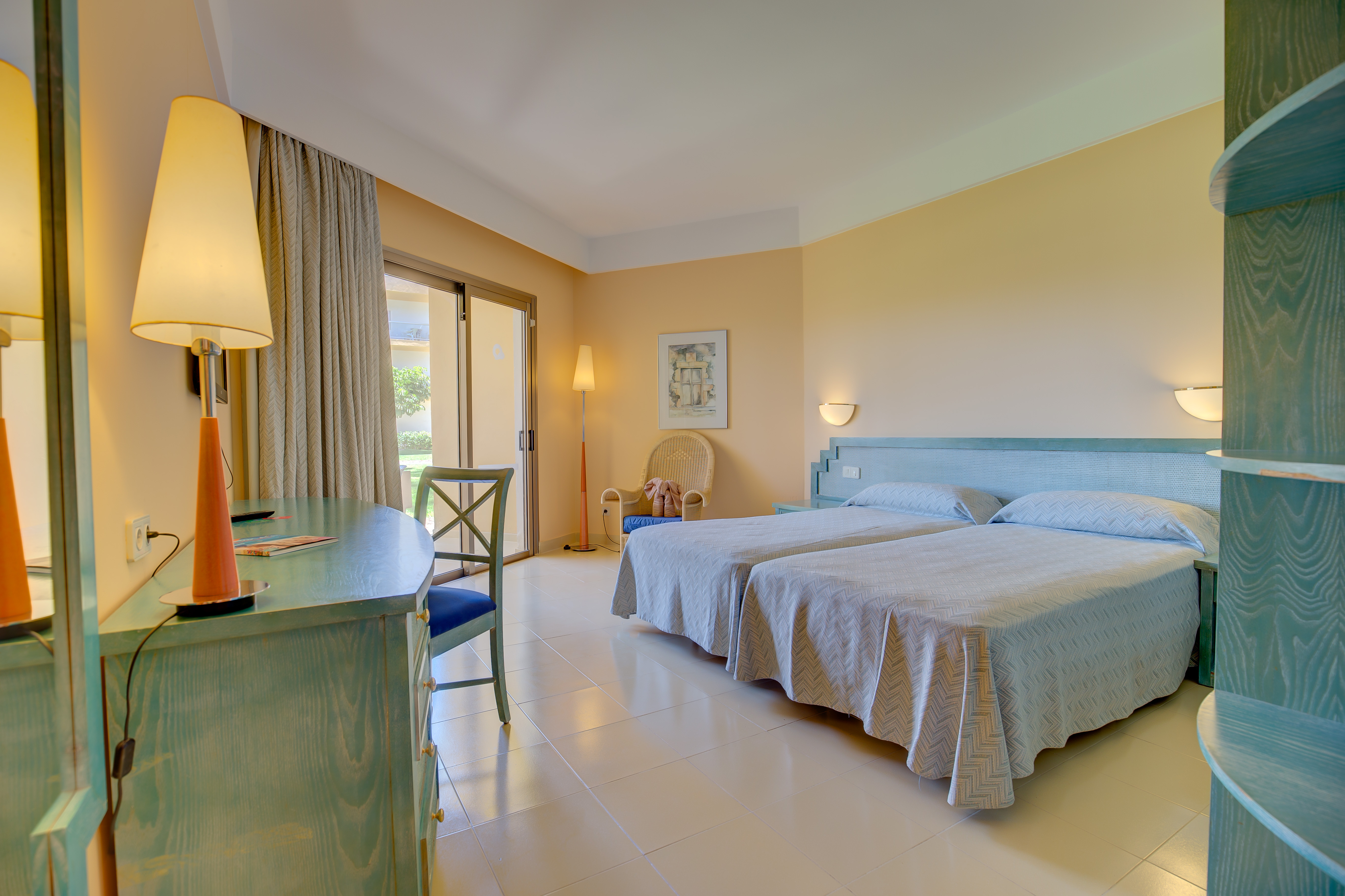 Double or Twin Capacity 4