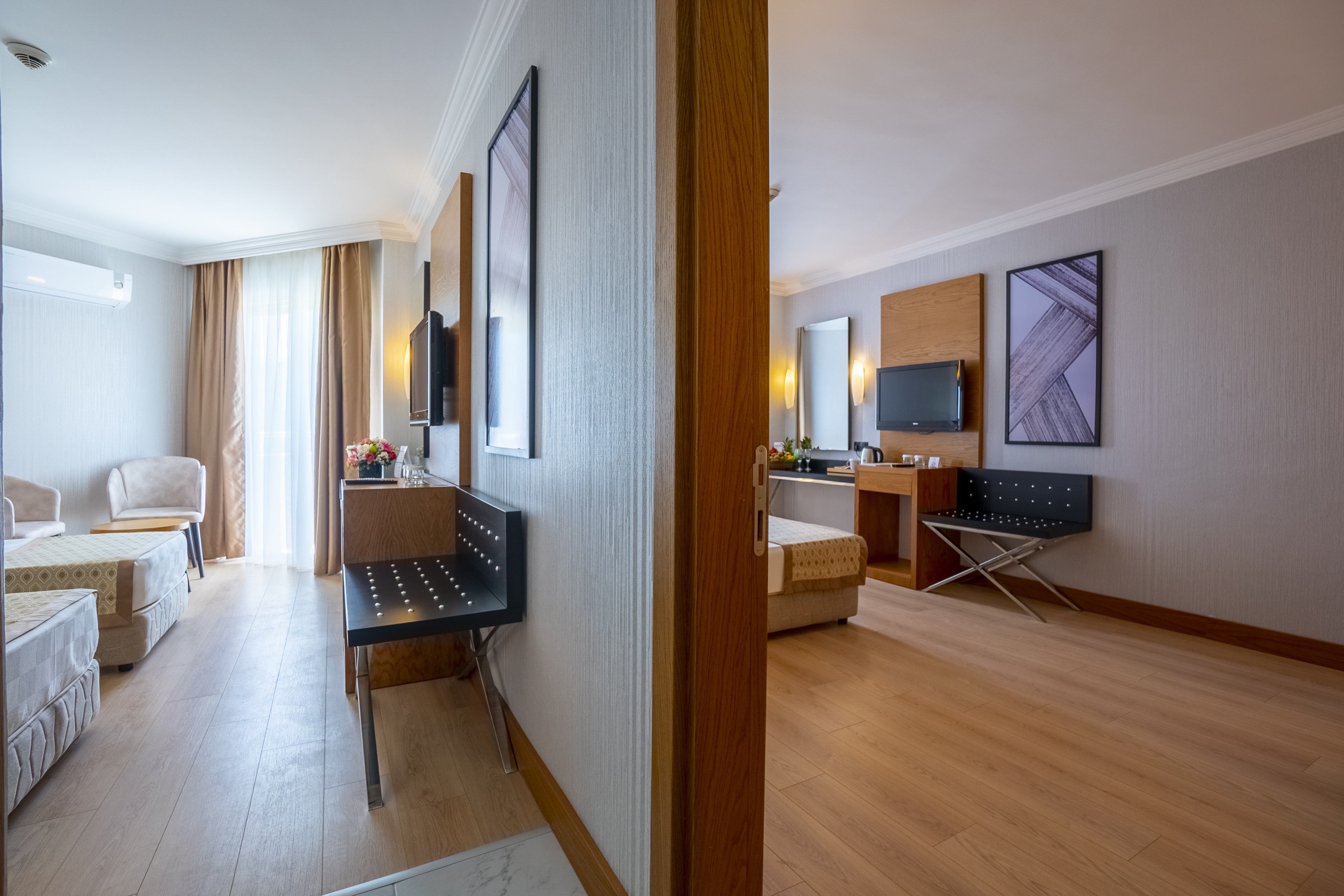 Family Room Connecting Room