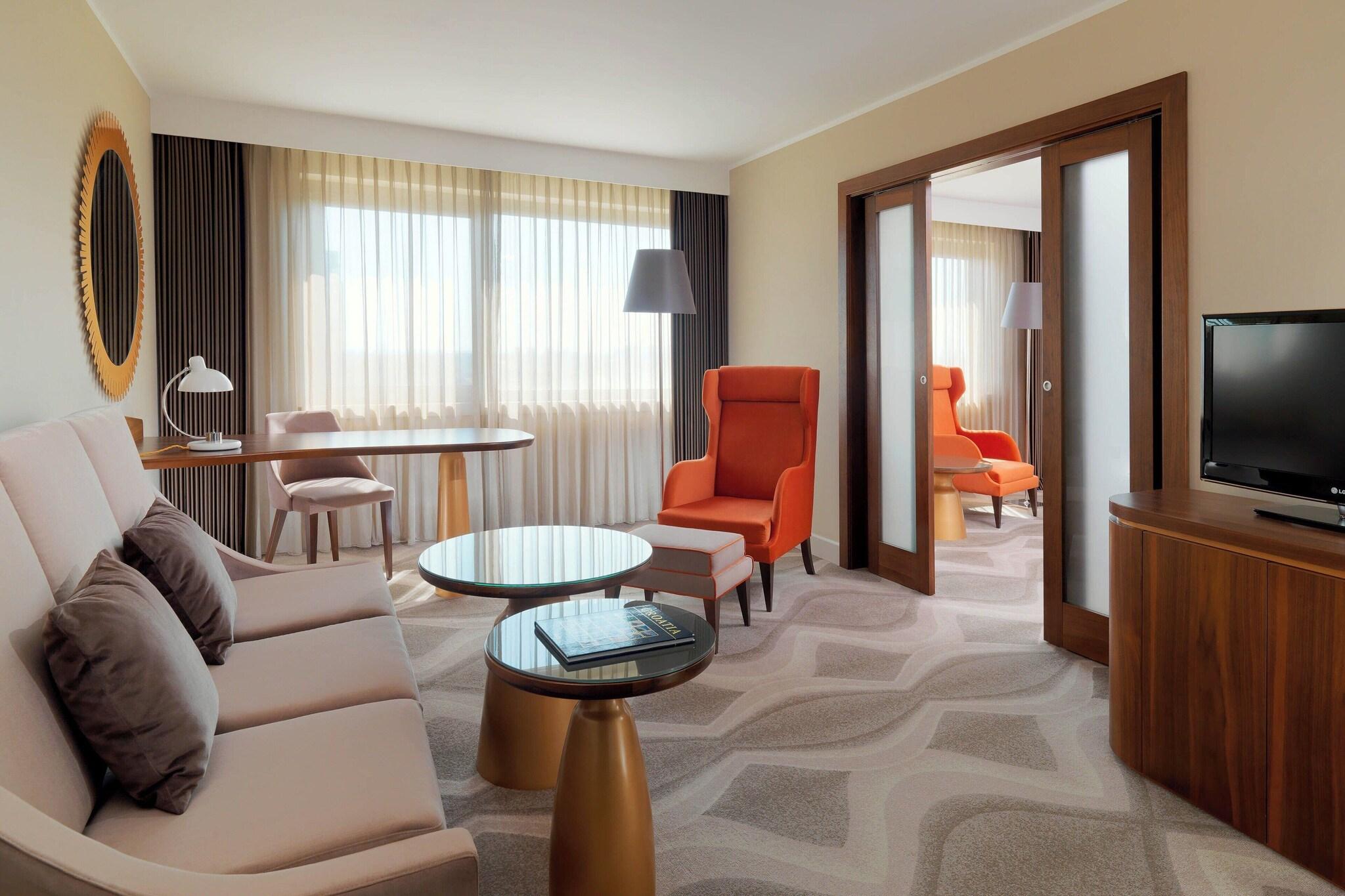 Junior Suite King Bed One Bedroom 