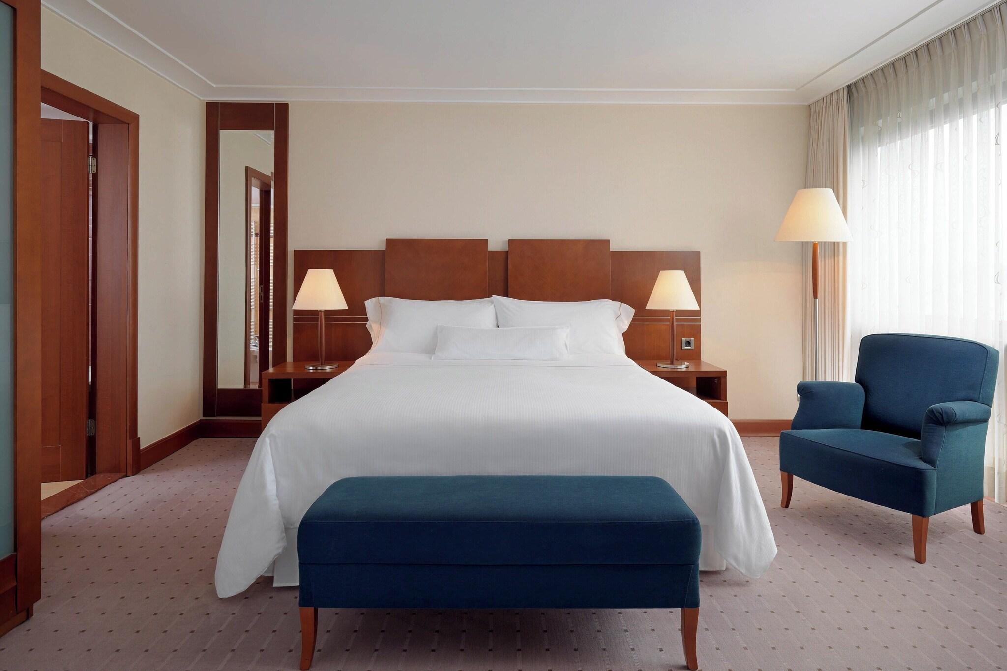 Junior Suite King Bed One Bedroom 