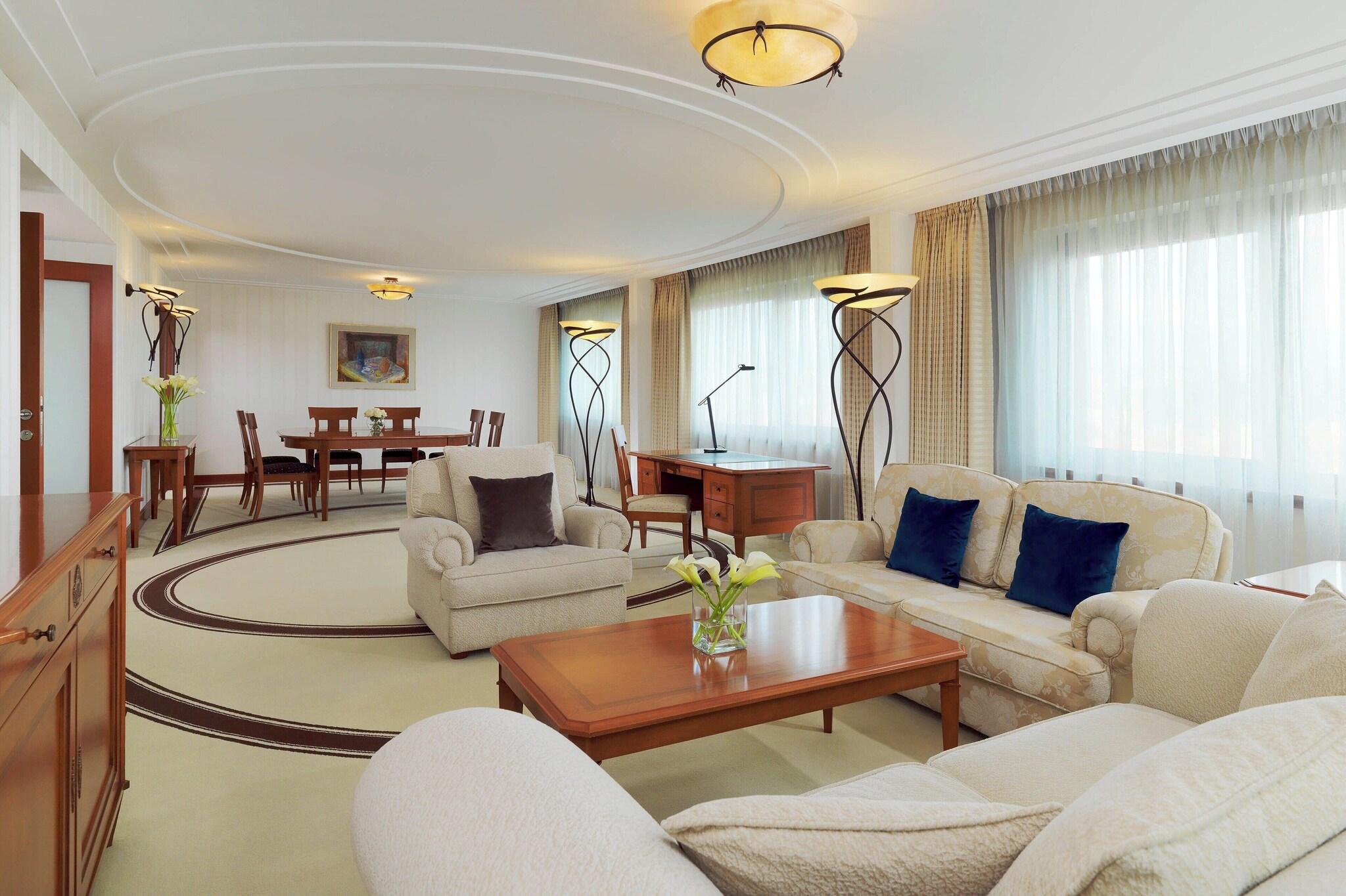 Suite Presidential with Views
