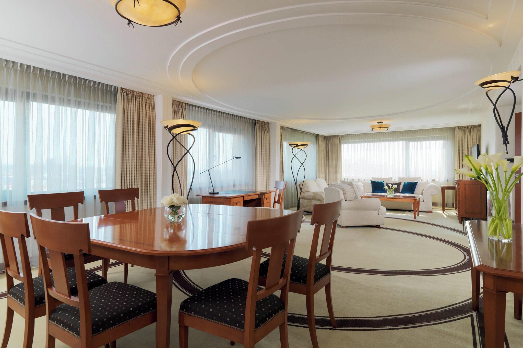 Suite Presidential with Views