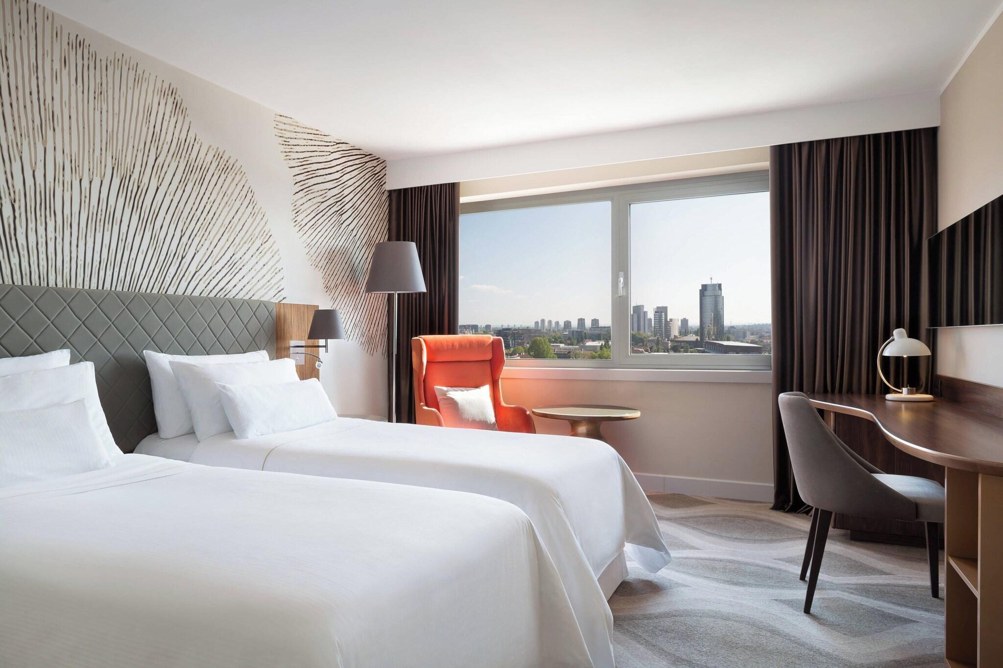 Twin Deluxe with Views