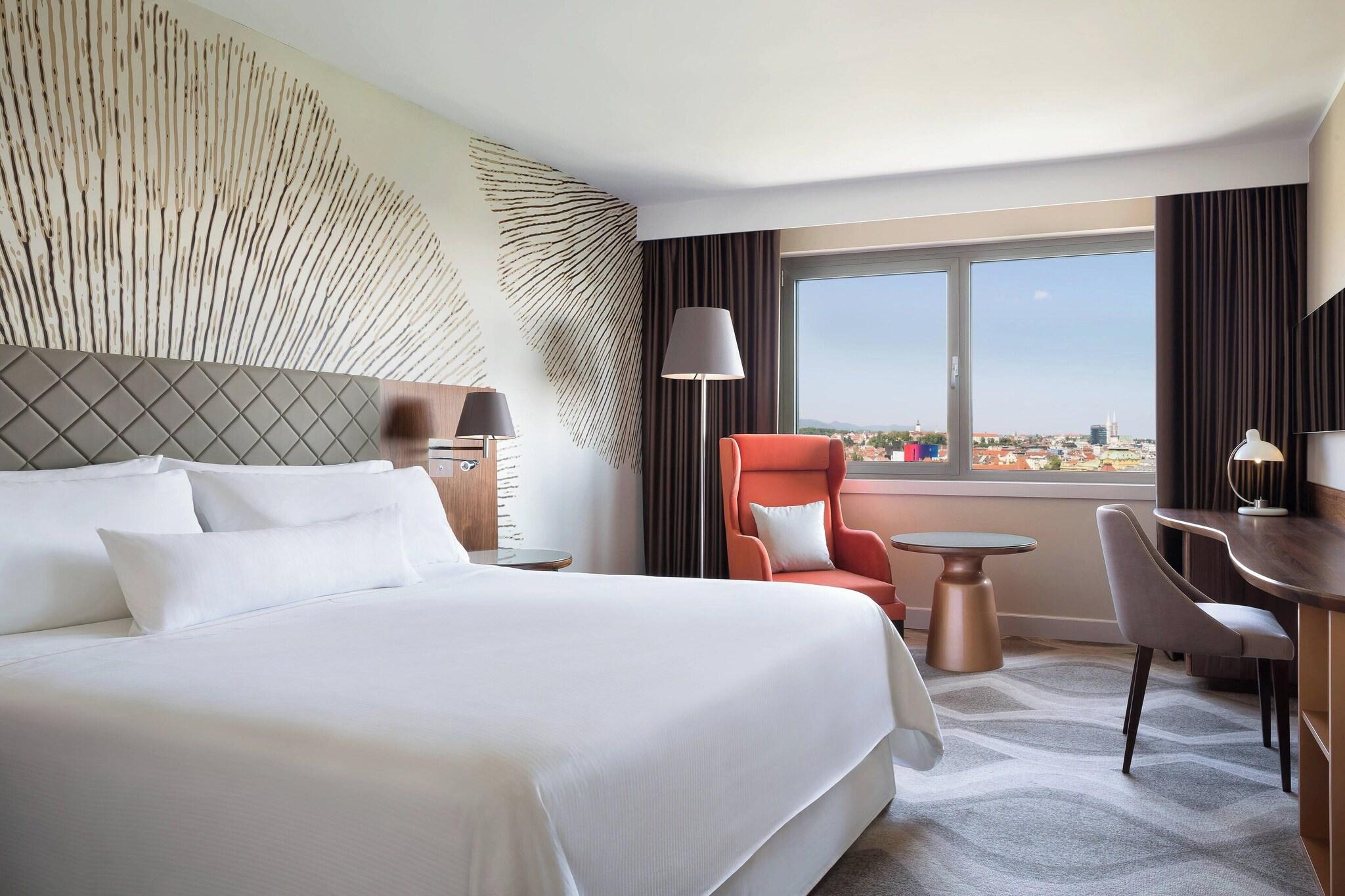 Twin Deluxe City View