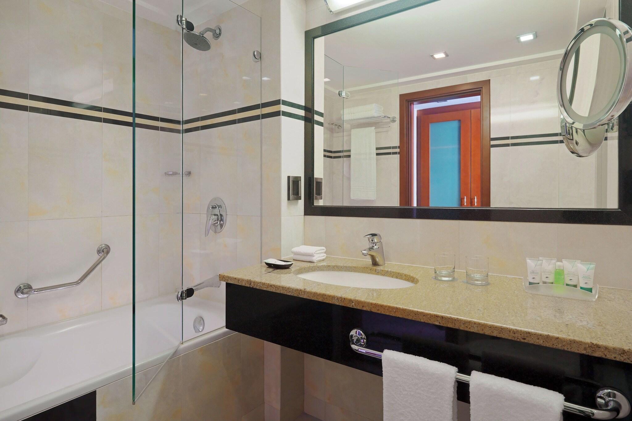 Twin Deluxe City View