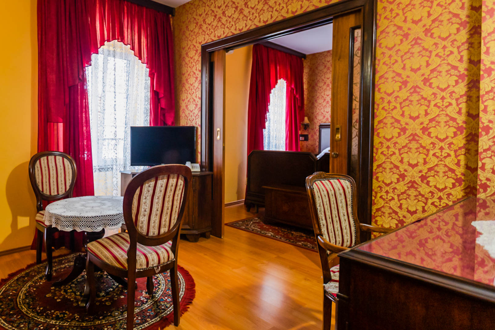 Suite King Bed with Jacuzzi