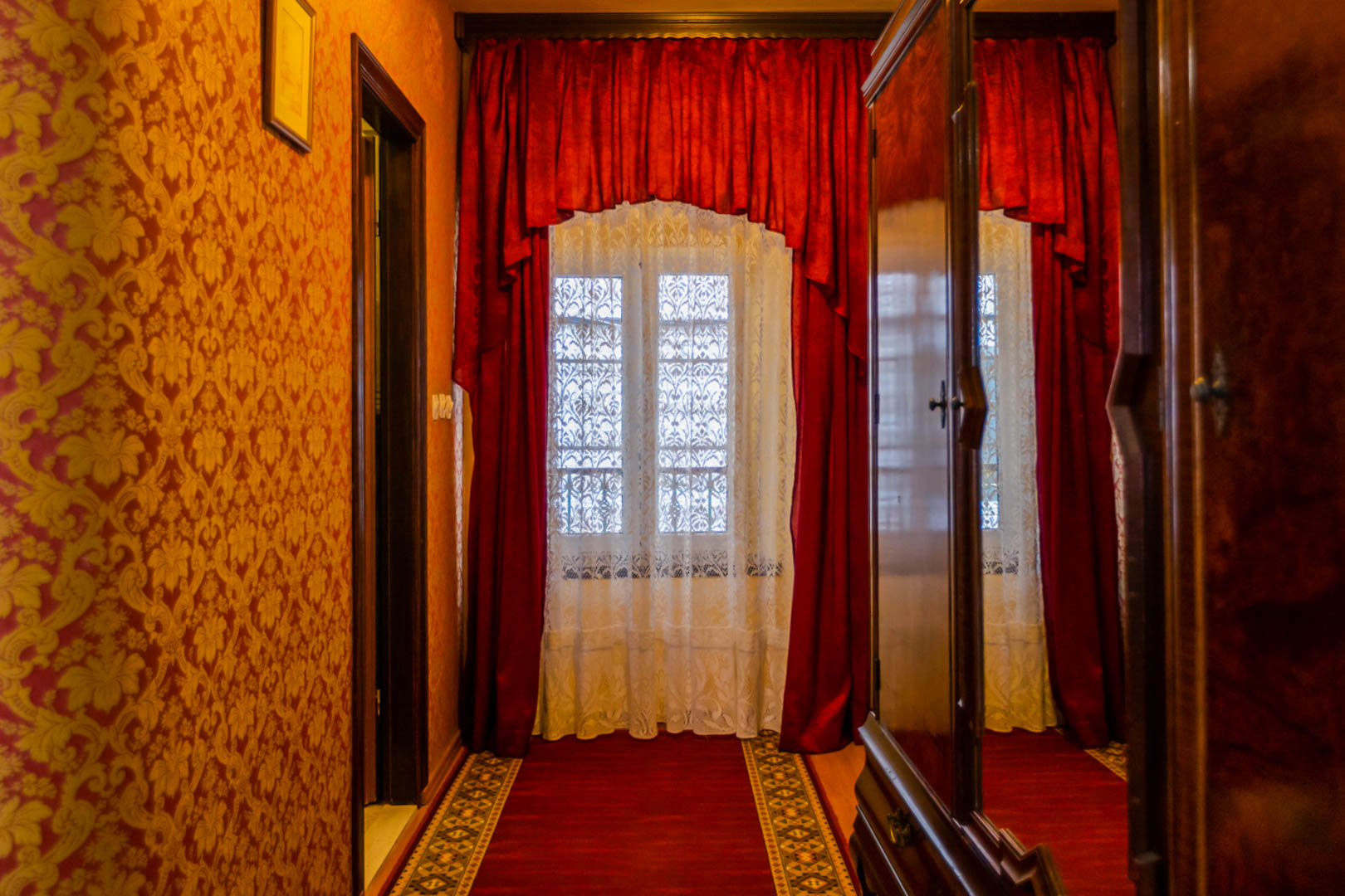 Suite King Bed with Jacuzzi