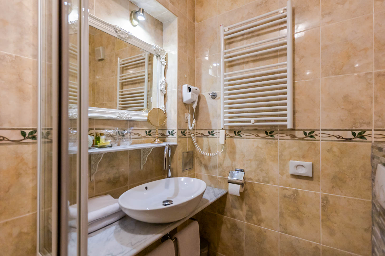 Suite King Bed with Jacuzzi