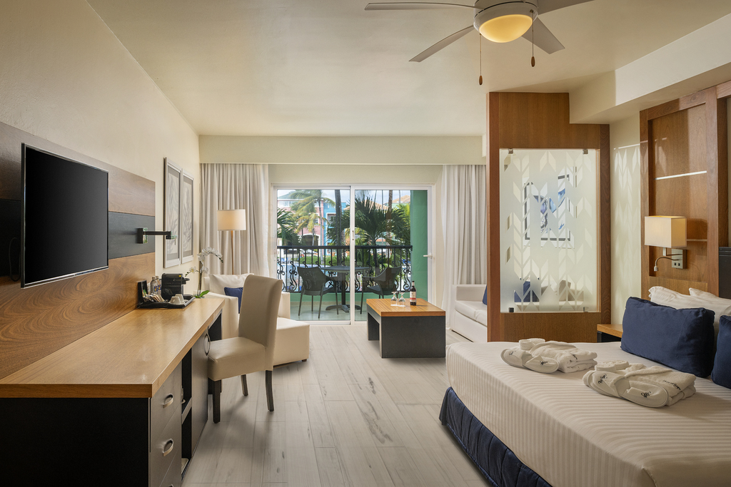 Junior Suite Pool View