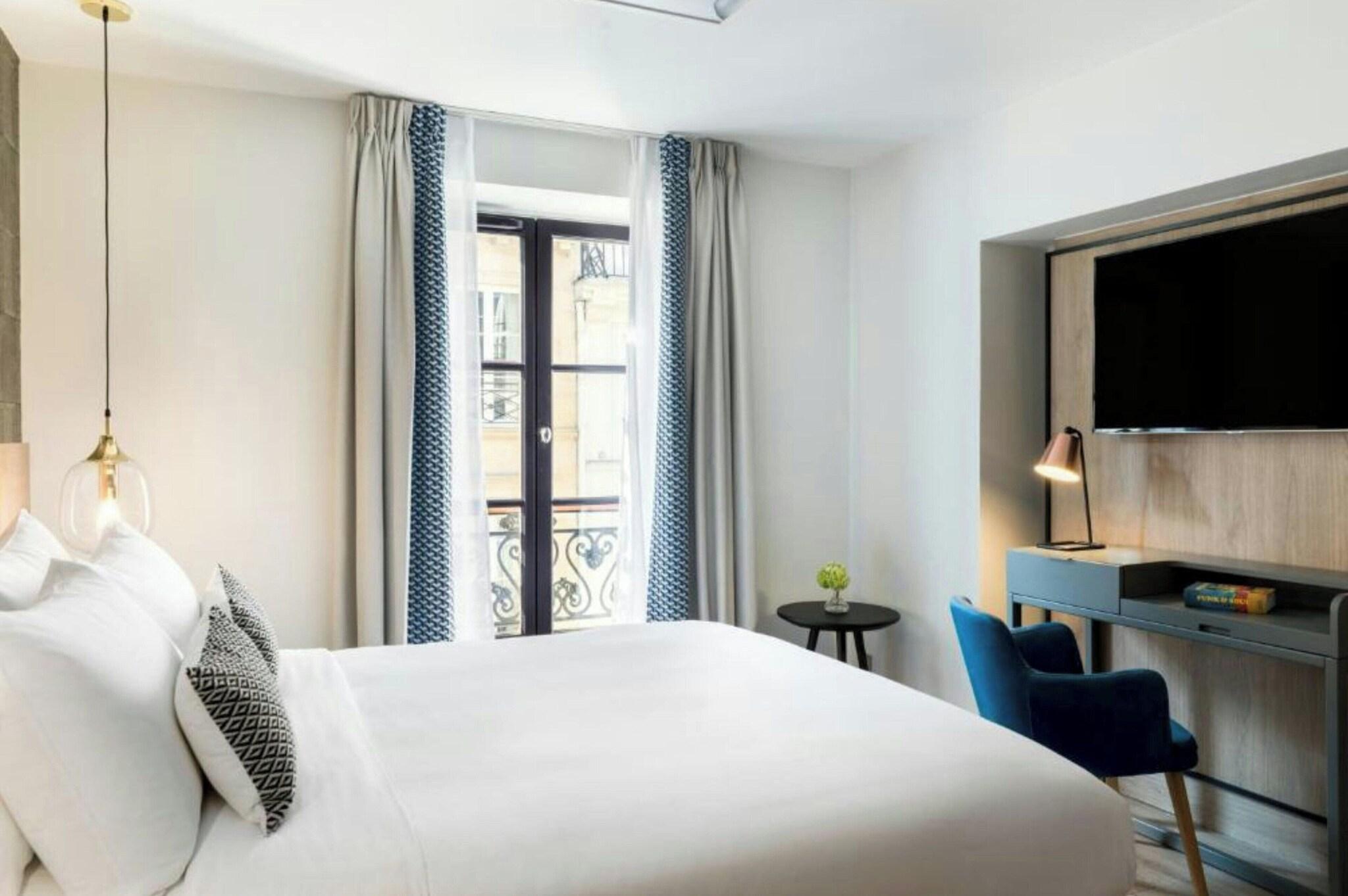 Double Queen Size Bed