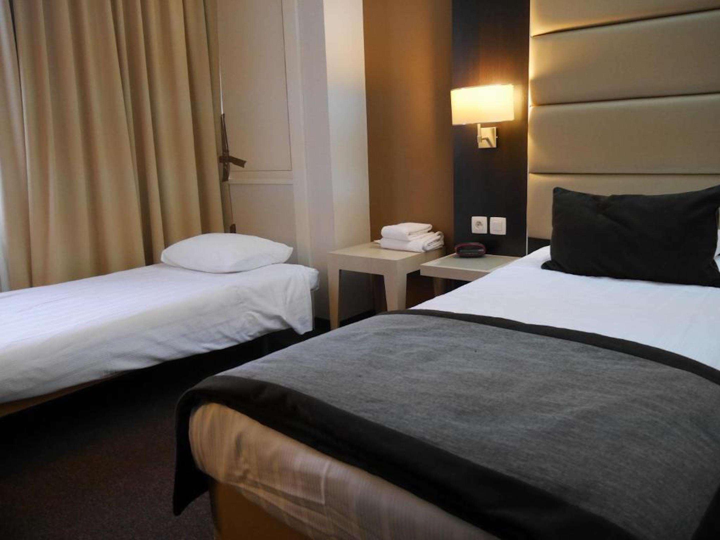 Triple Three Beds