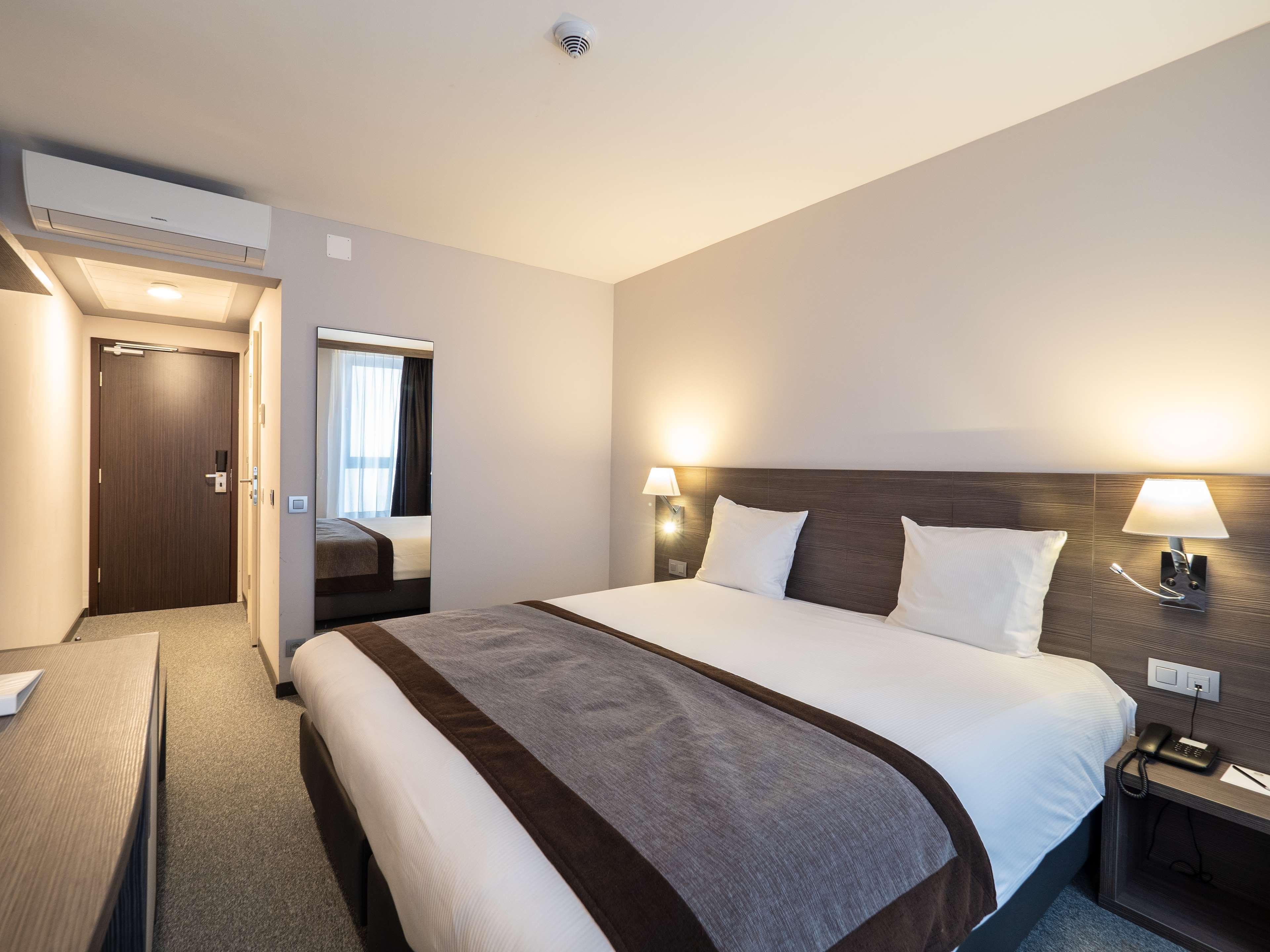 Double Queen Bed Non Smoking