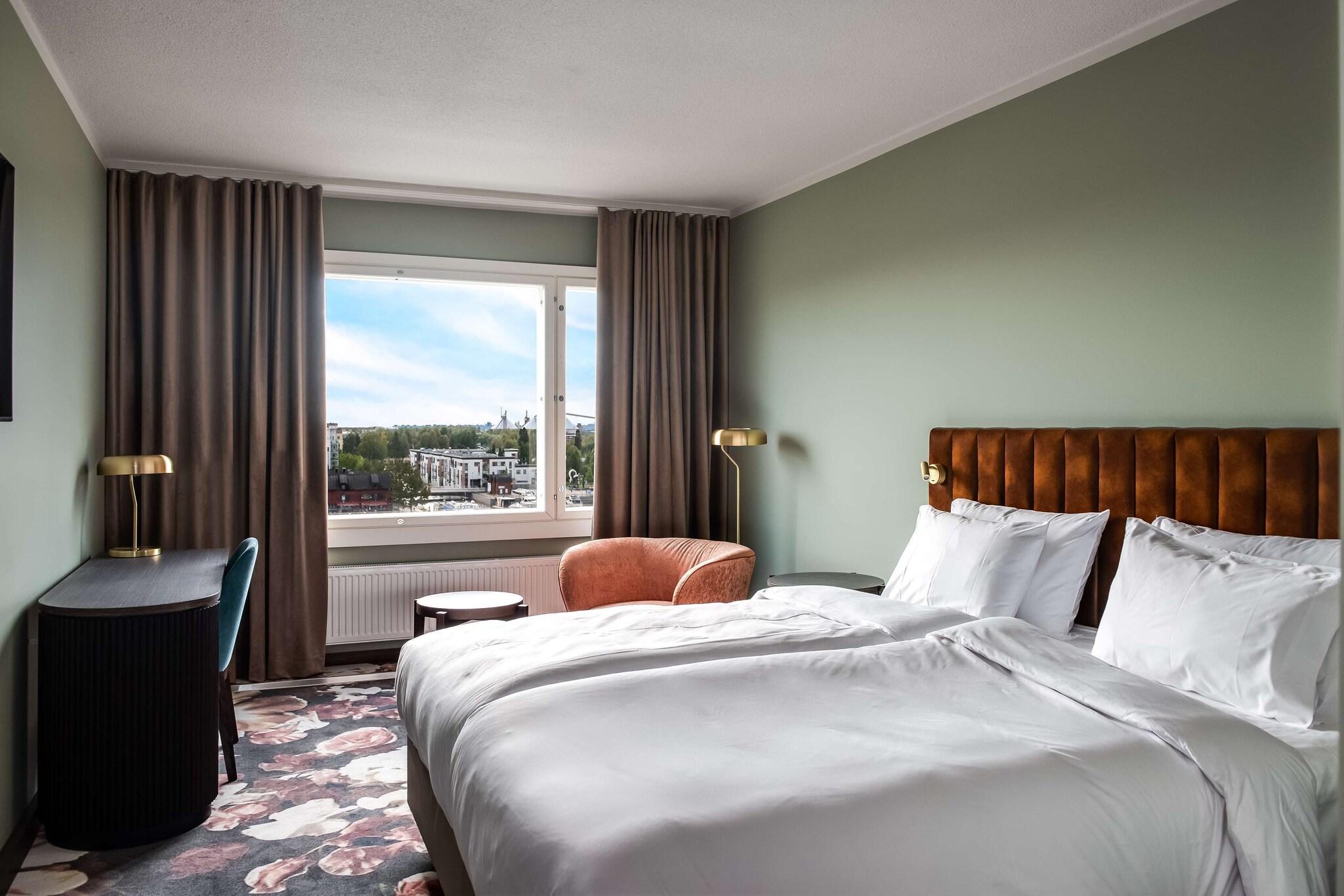 Double Queen Size Bed