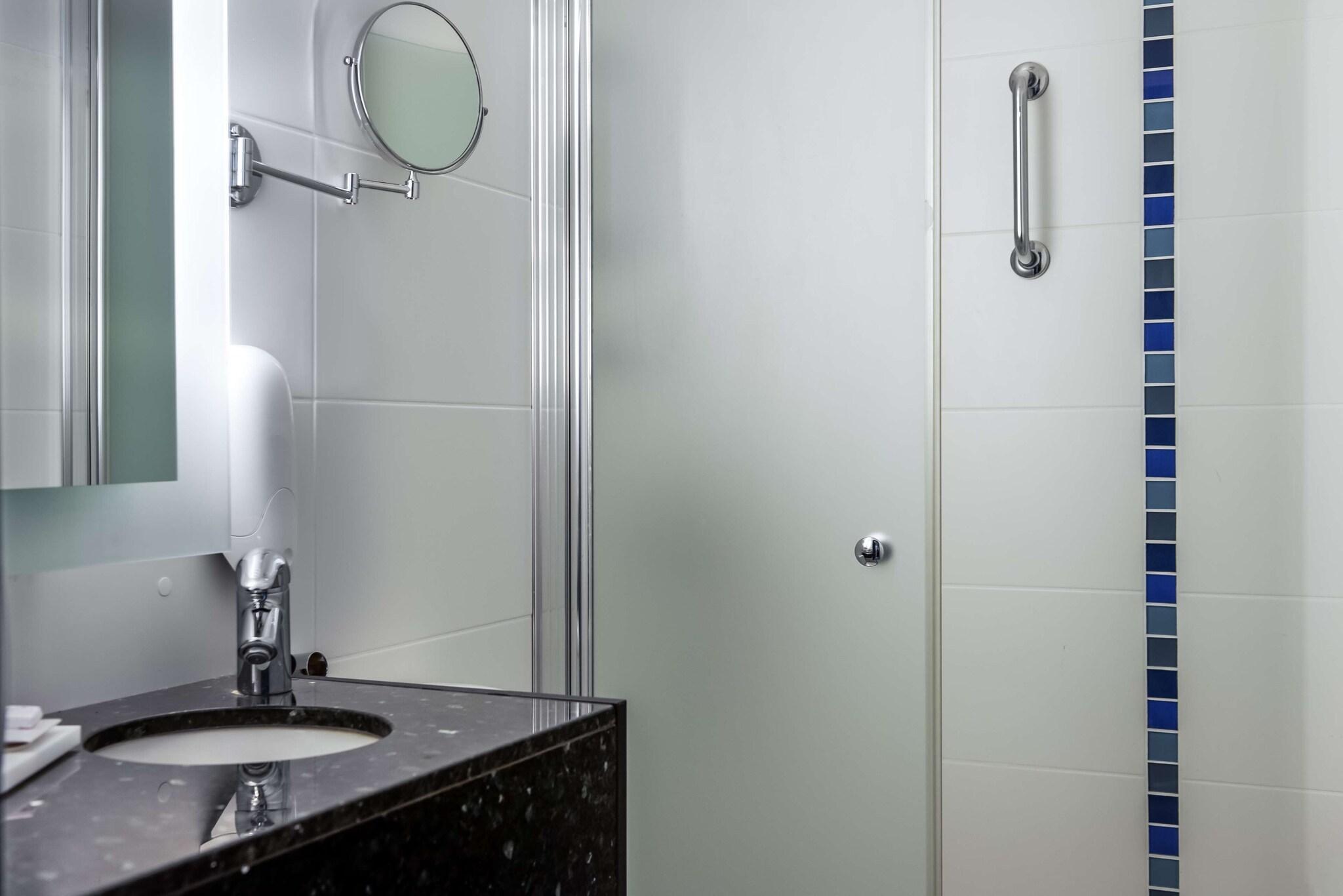 Family Room King Size Bed